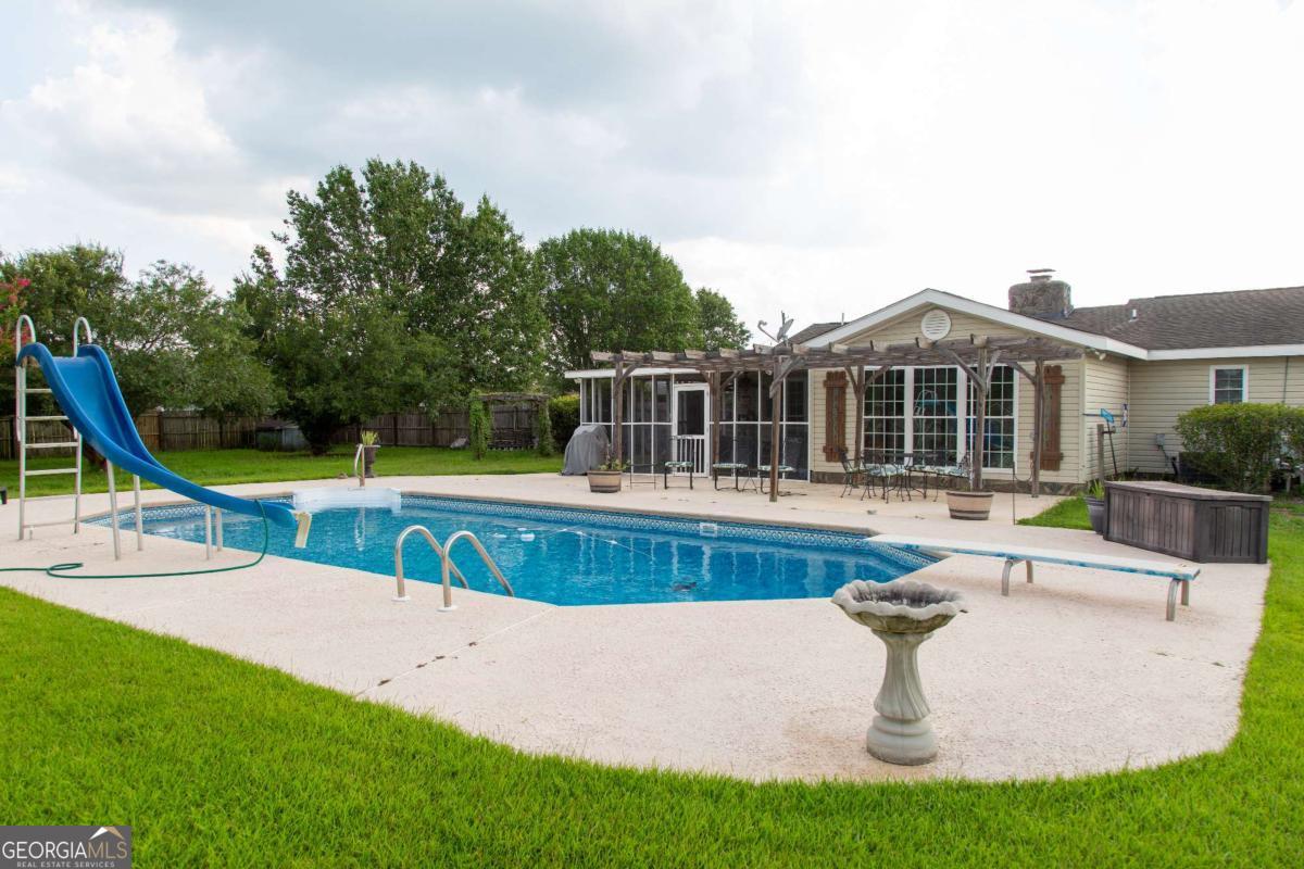 97 Andrea Property Photo 32