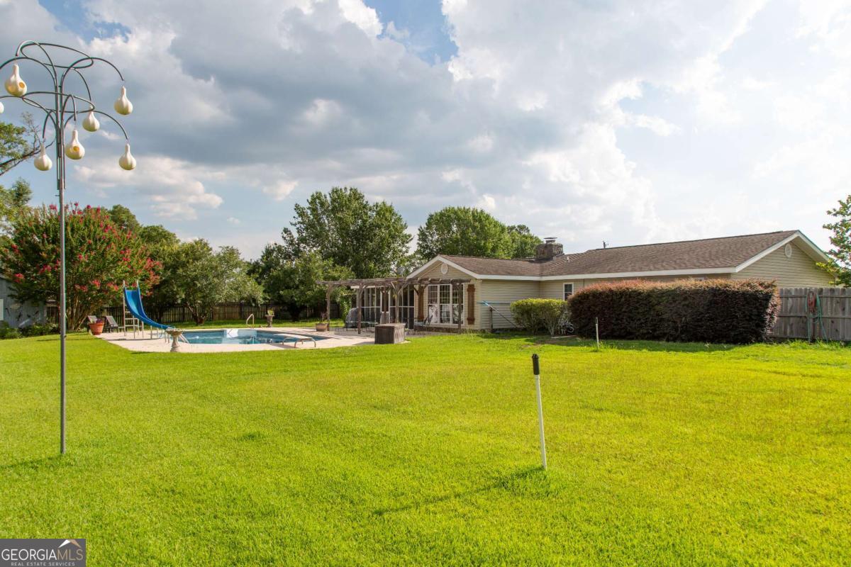 97 Andrea Property Photo 35