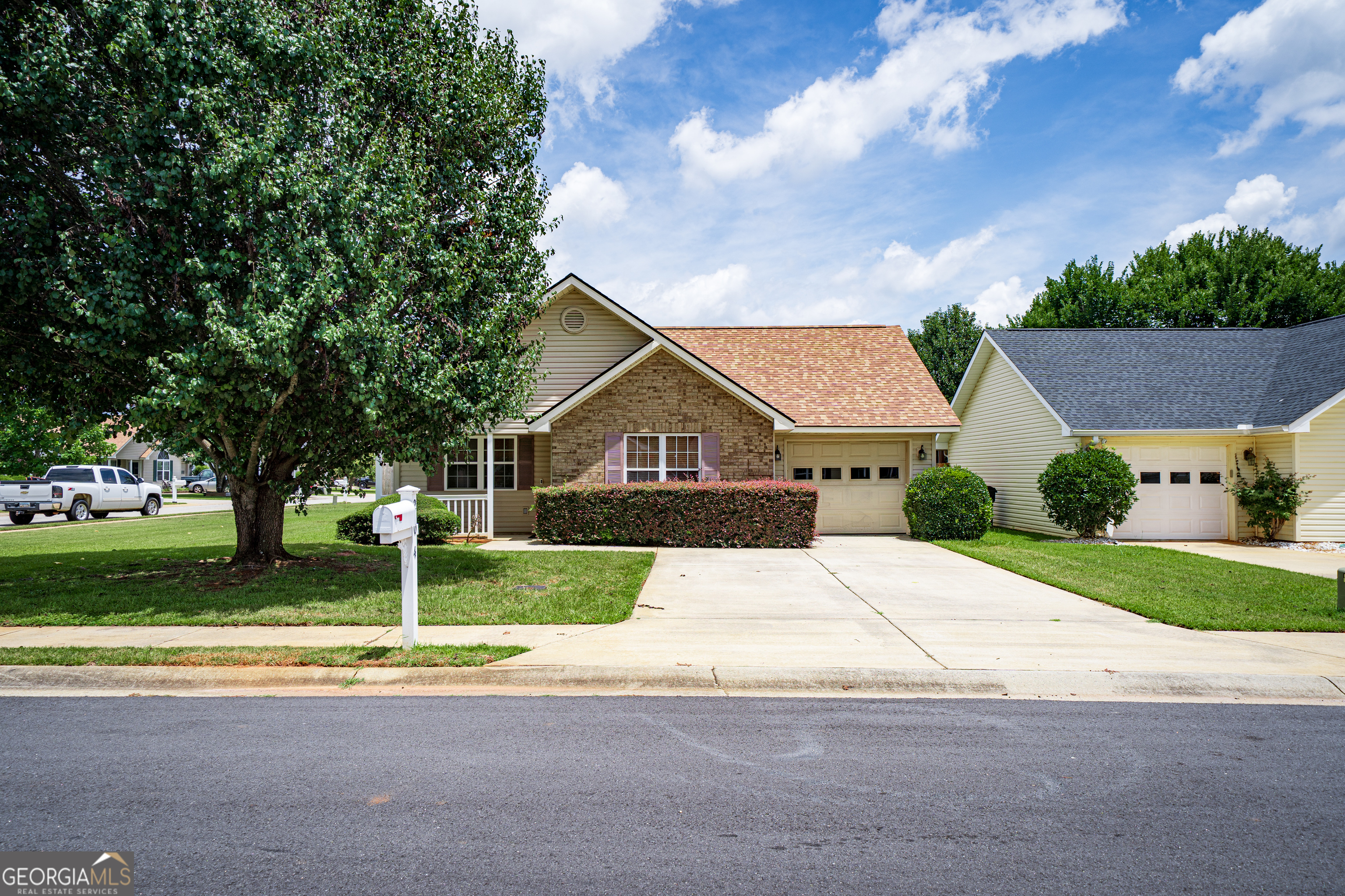 204 Deerfield Circle Property Photo 5