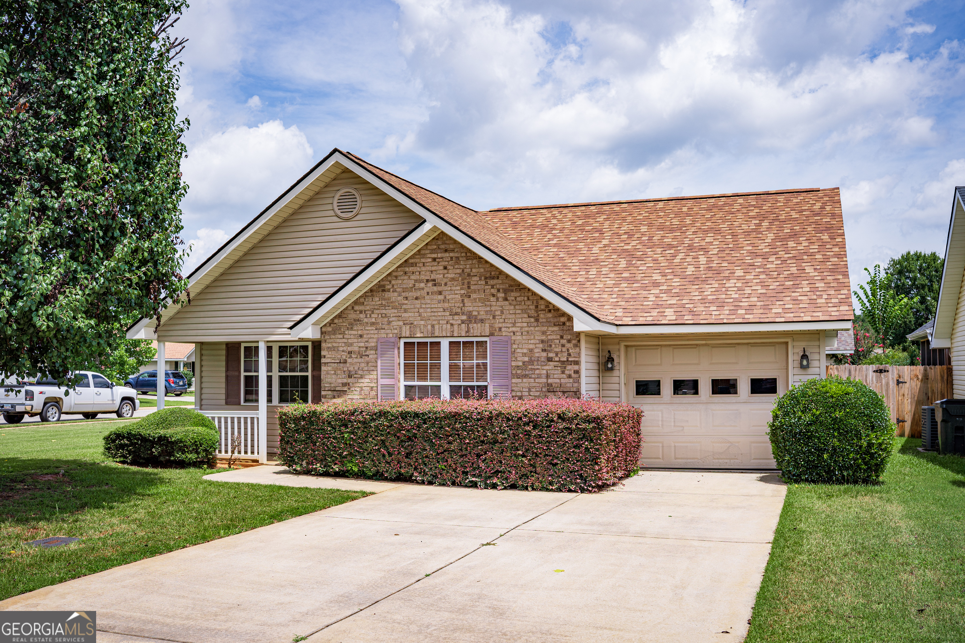 204 Deerfield Circle Property Photo 6
