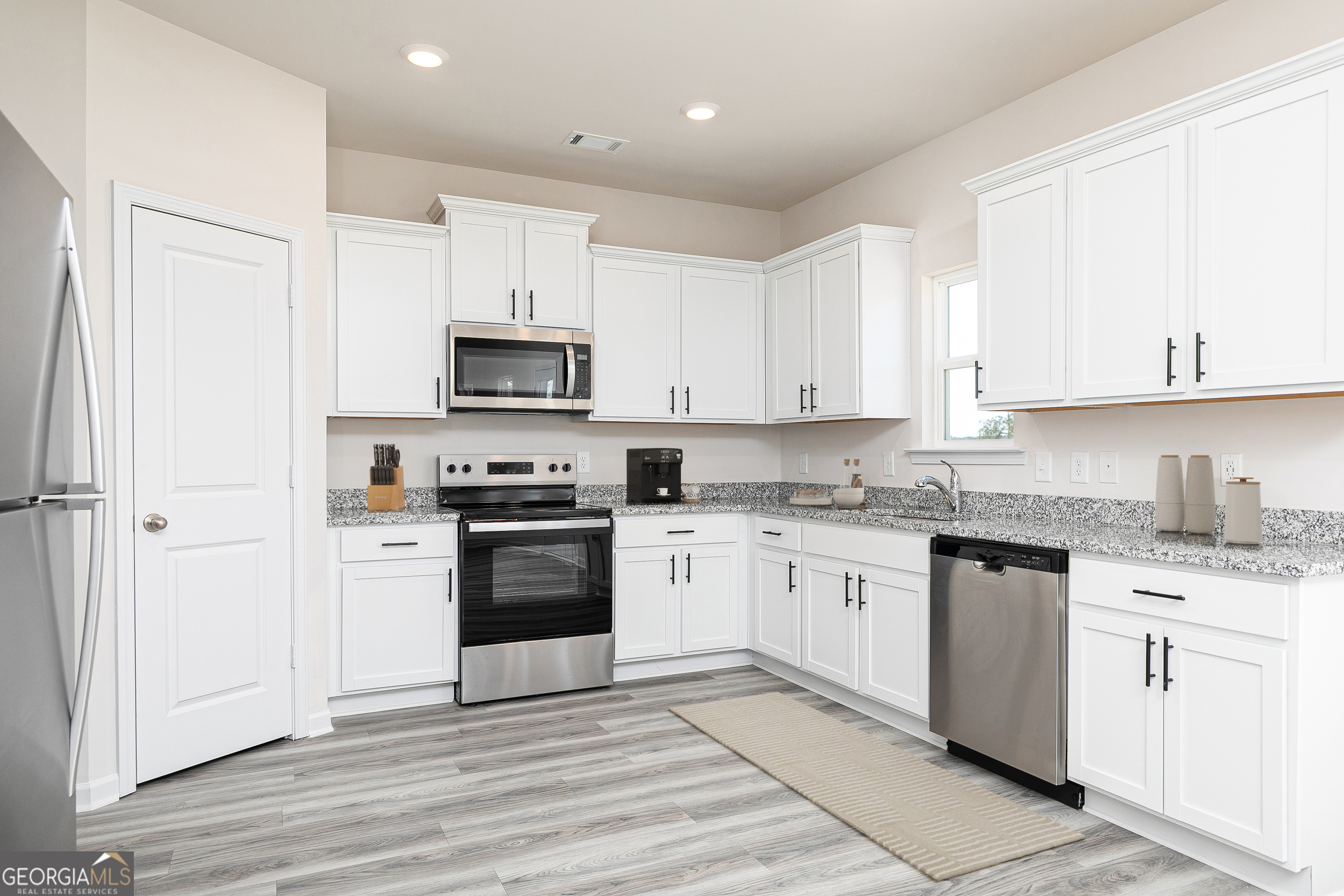 73 Bluegill Drive Property Photo 3