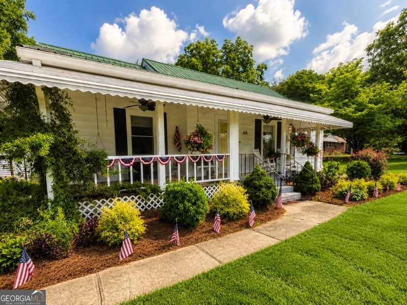 215 Tallapoosa Street W Property Photo 1