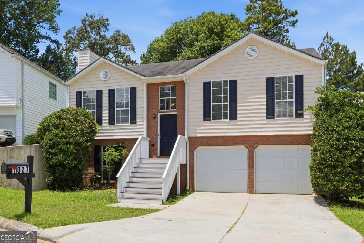 1027 Alford Crossing Property Photo 1
