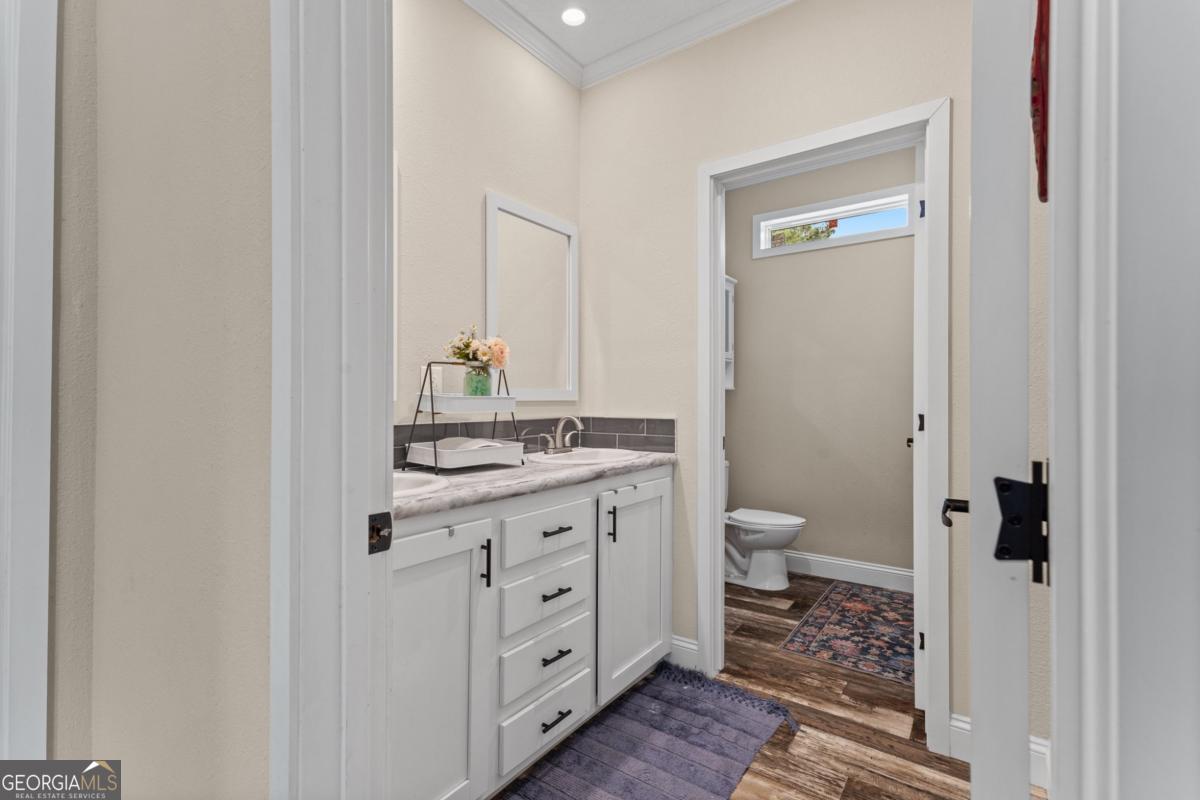 302 Middleton Road Property Photo 32