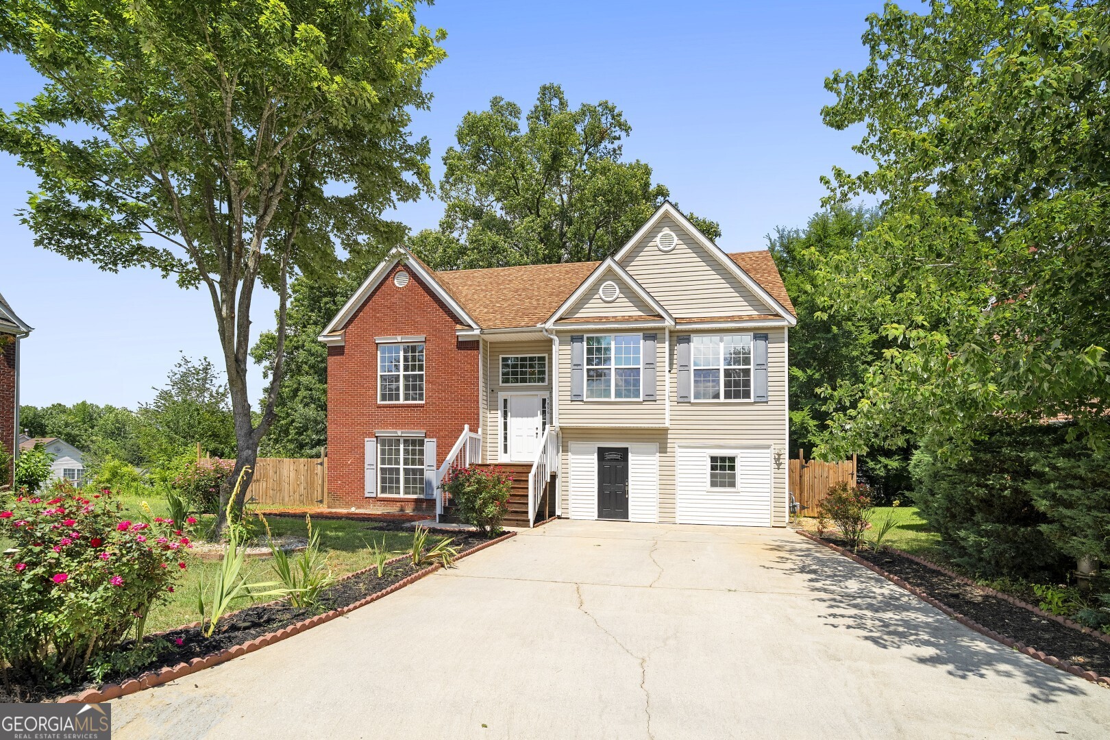 5896 Amerson Lane Property Photo 1