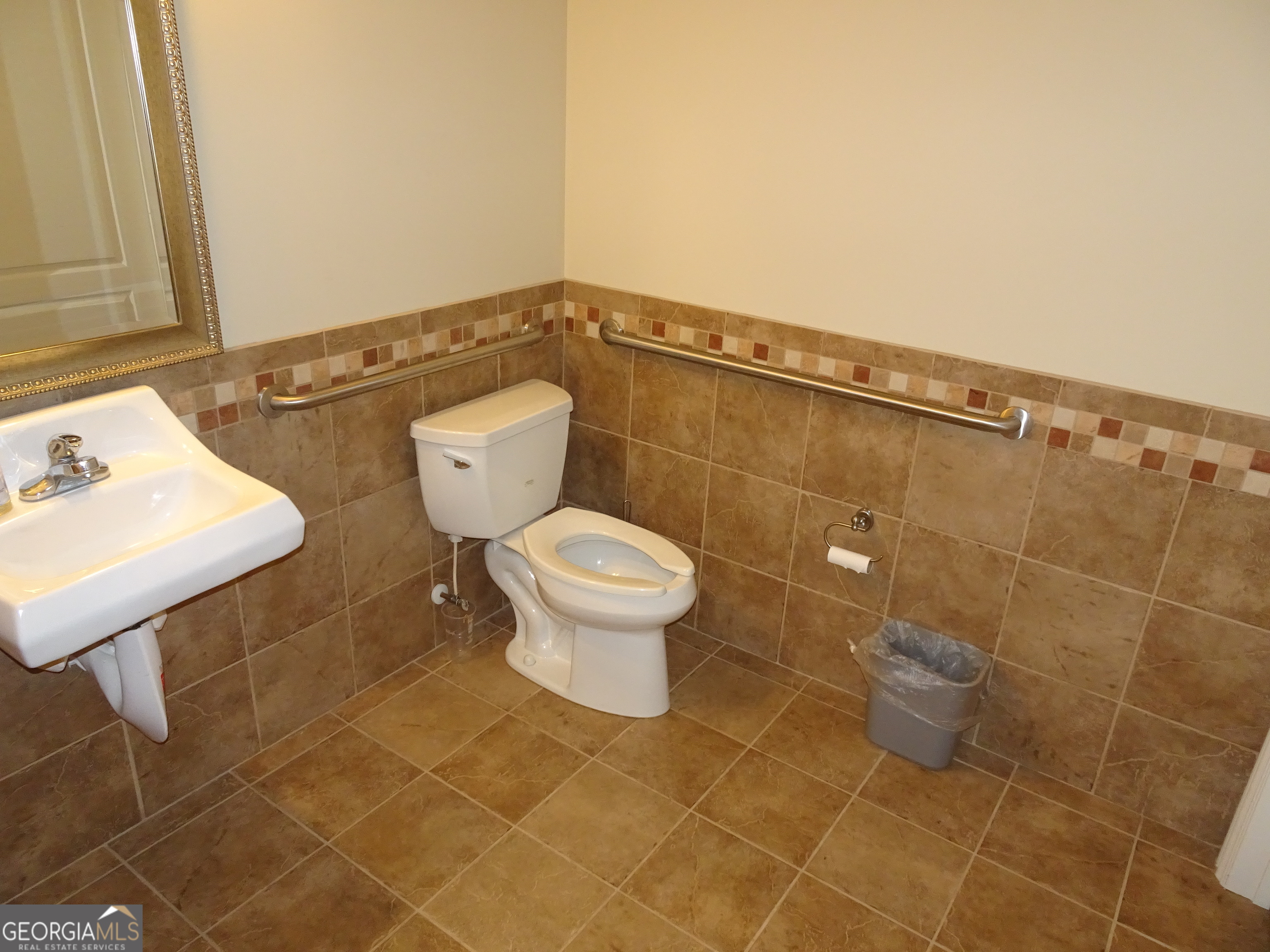 1790 Atkinson Road Suite A Property Photo 18