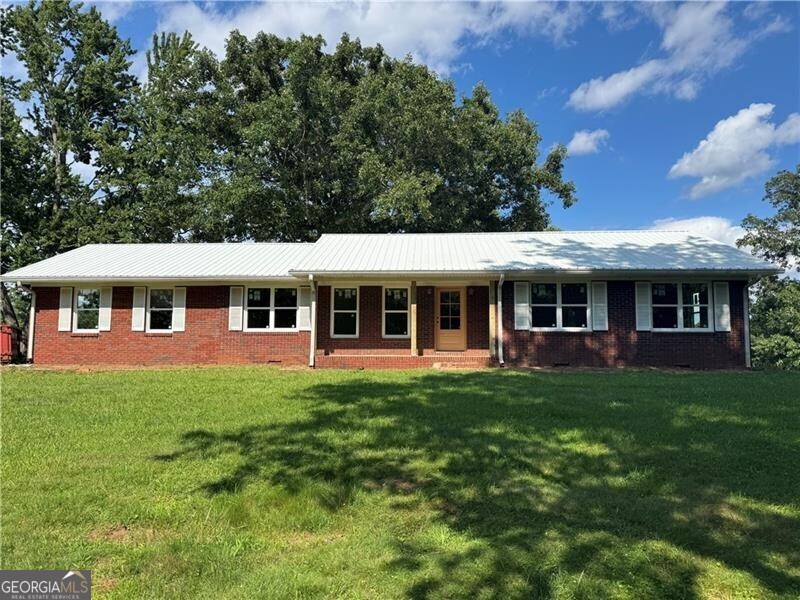 1049 Ben Higgins Road Property Photo 1
