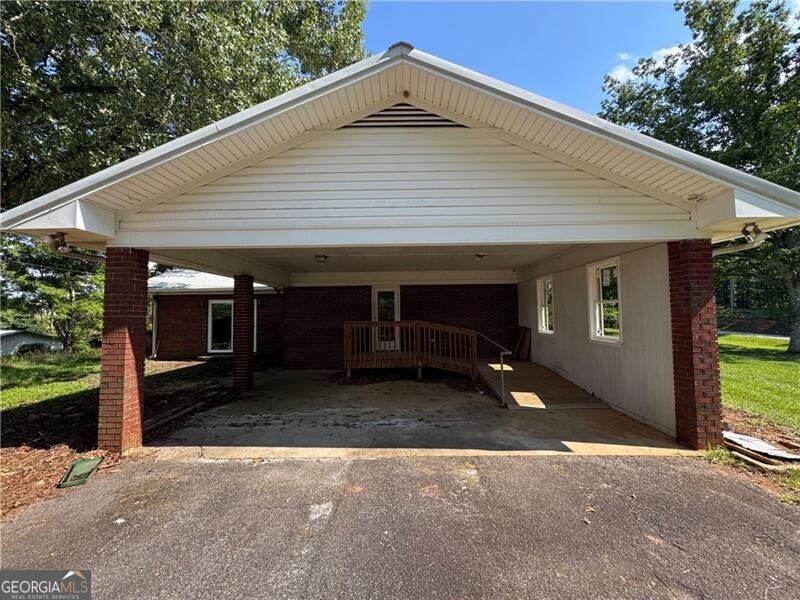 1049 Ben Higgins Road Property Photo 5