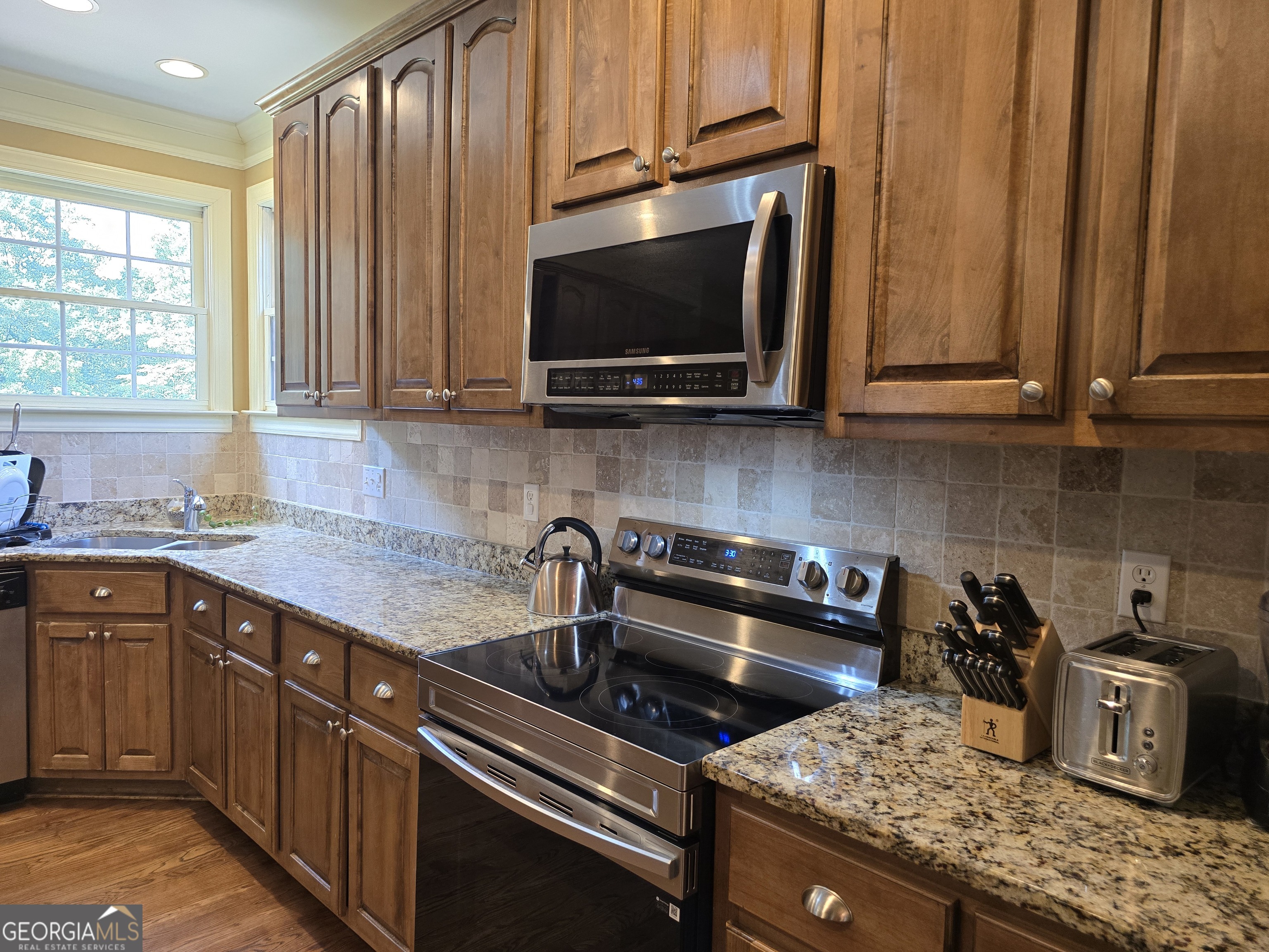 919 Jefferson Avenue Property Photo 12