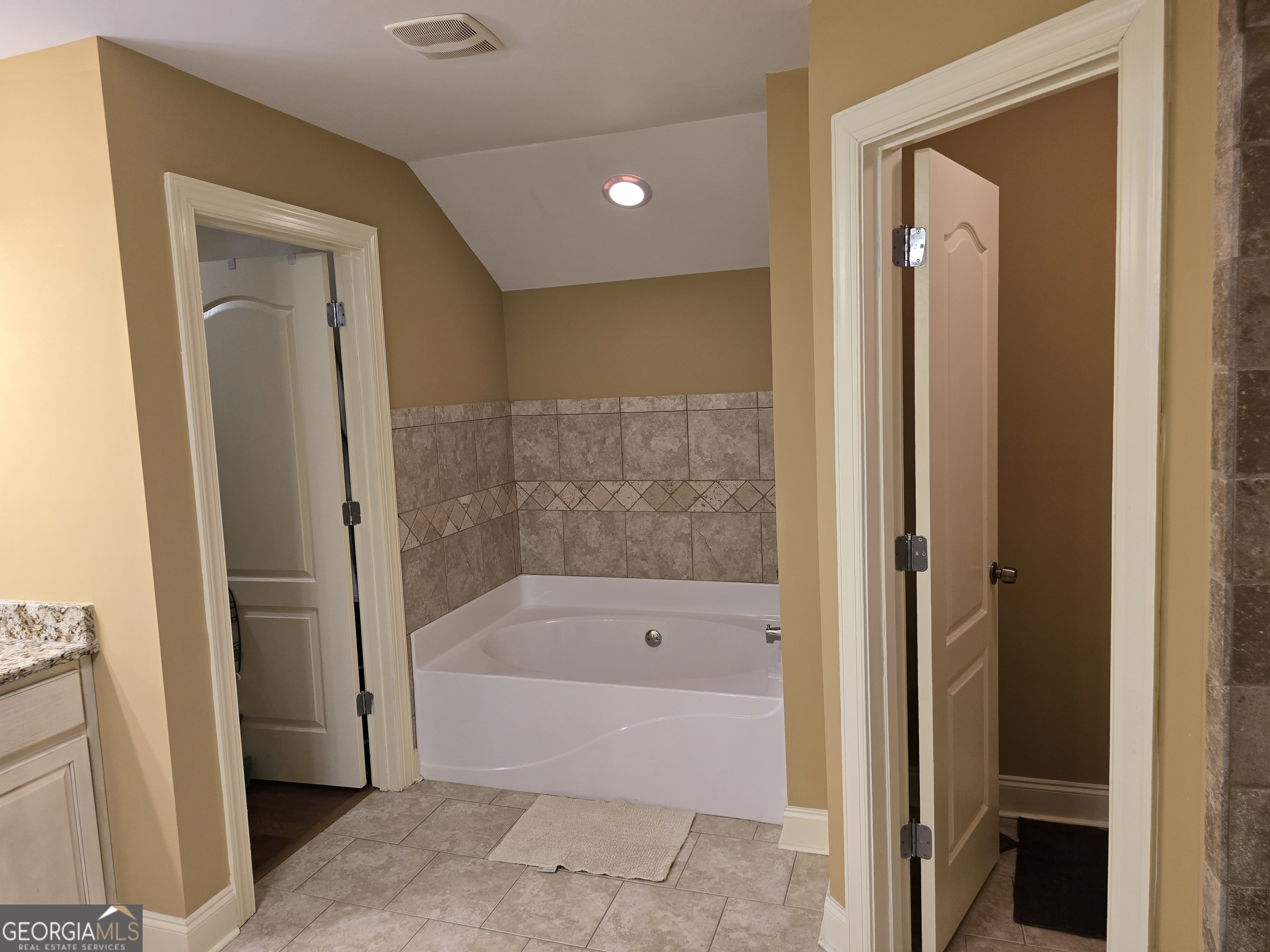 919 Jefferson Avenue Property Photo 31