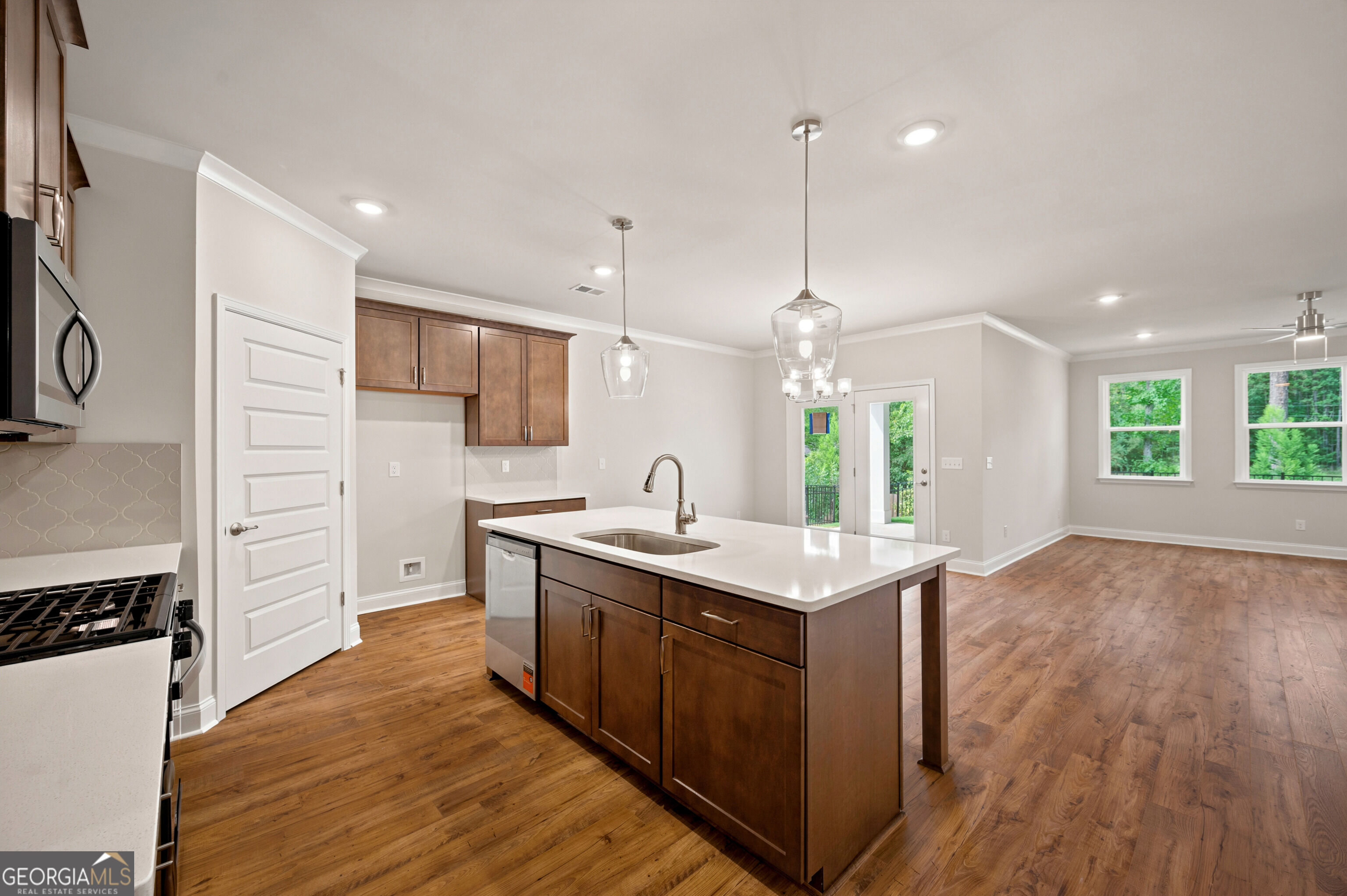 560 Parnassus Road Property Photo 8