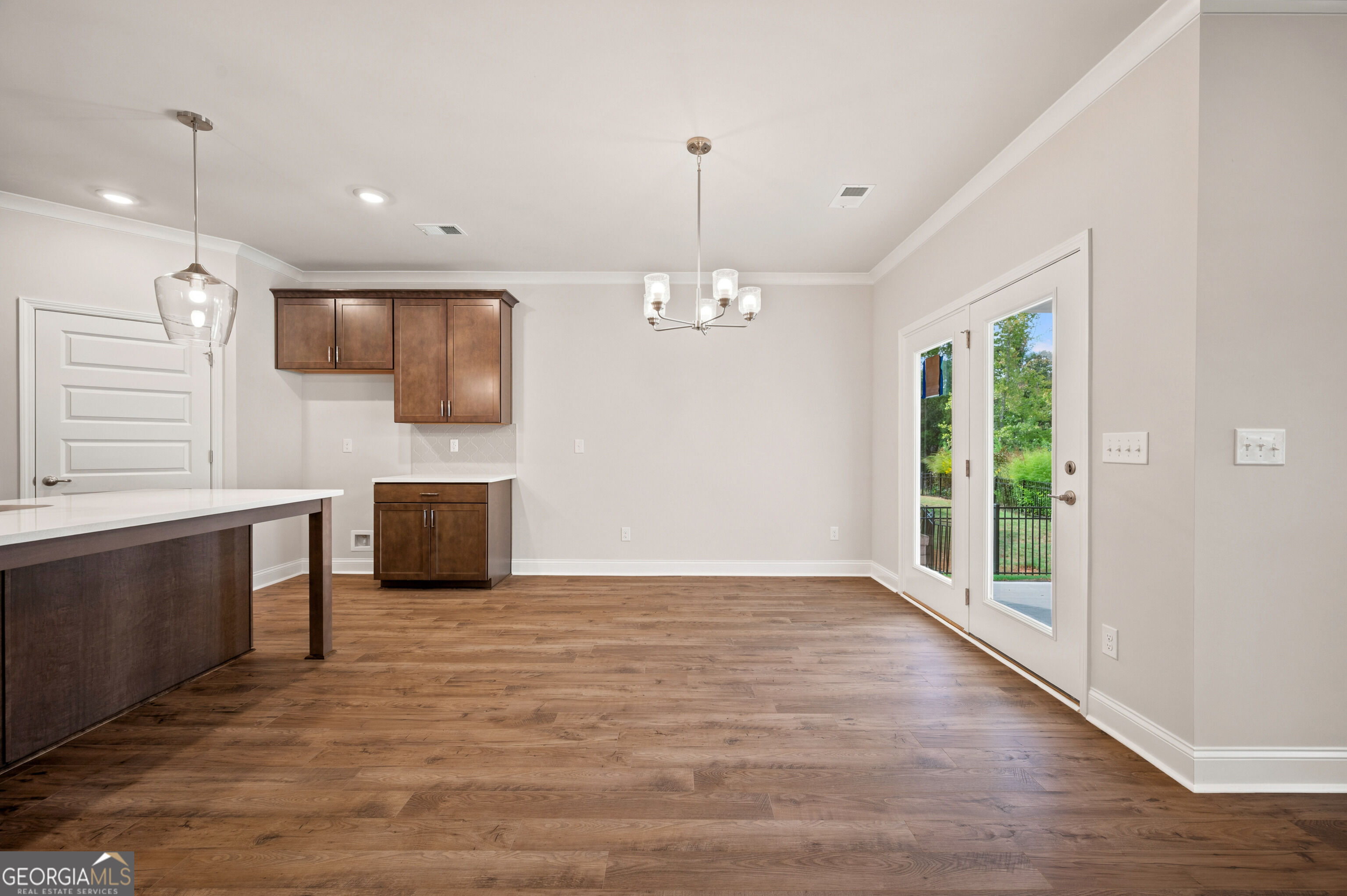 560 Parnassus Road Property Photo 9