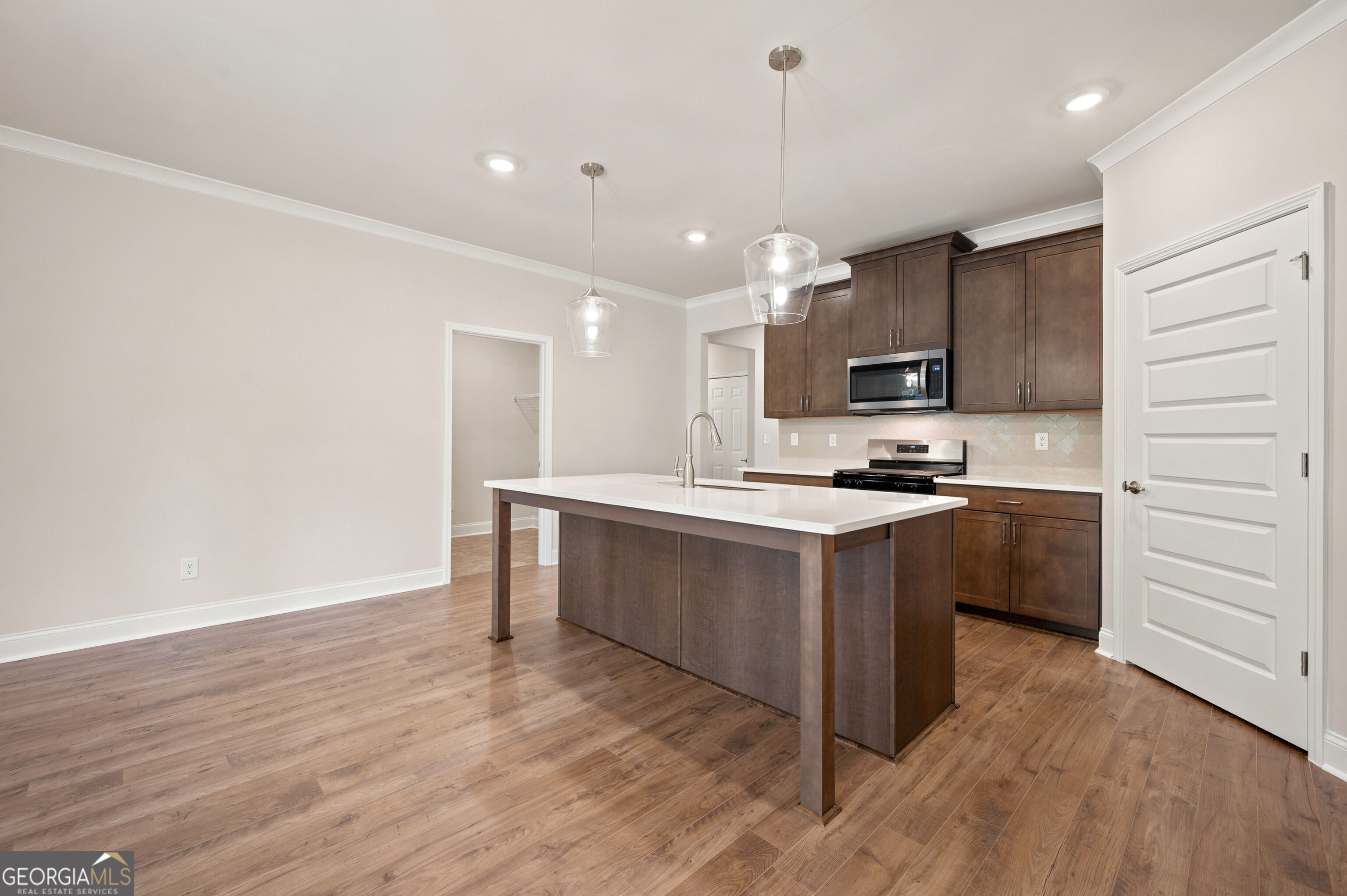 560 Parnassus Road Property Photo 12