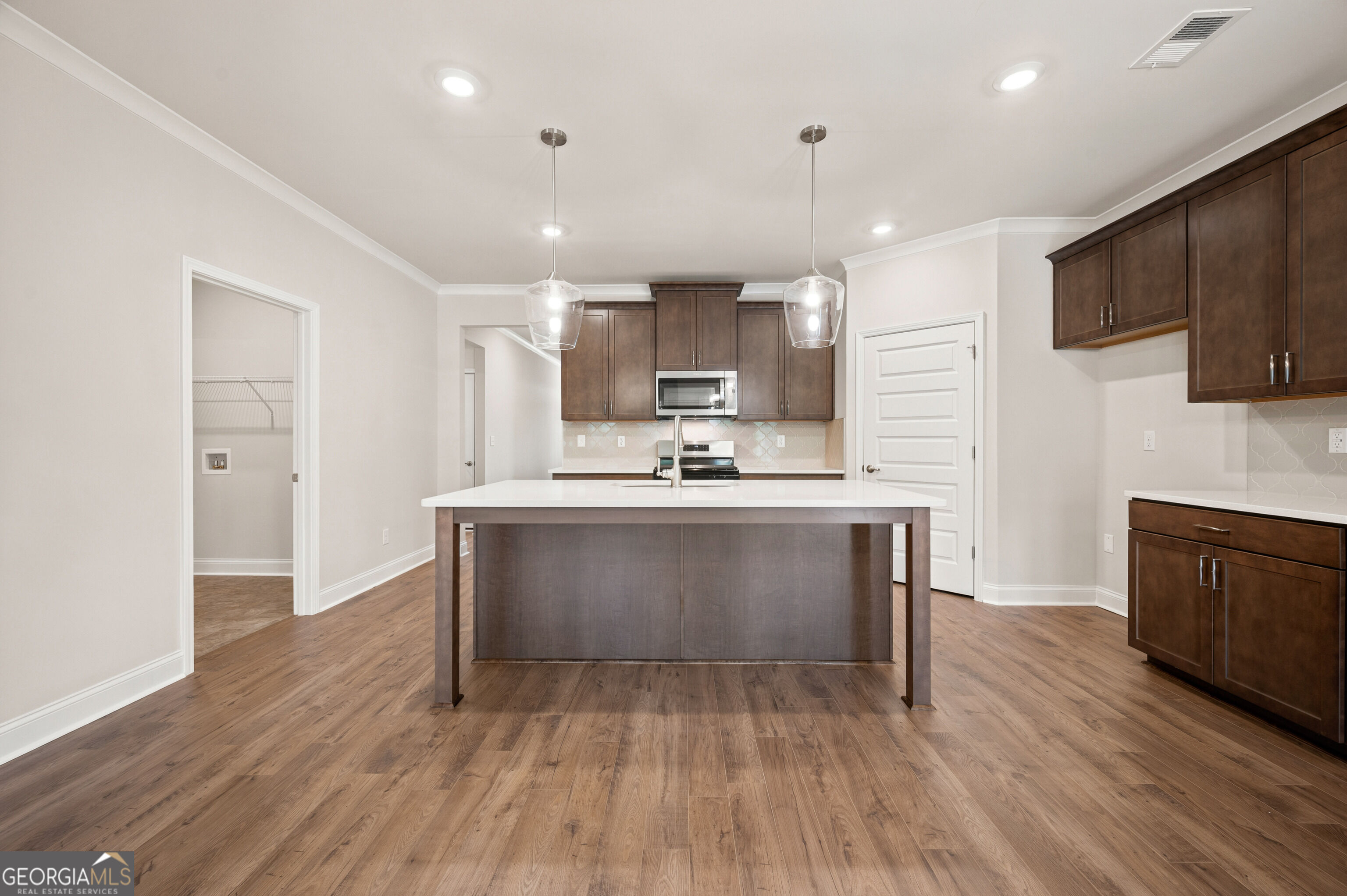560 Parnassus Road Property Photo 13