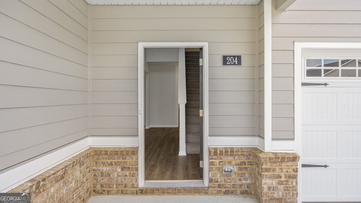204 Friendship Oak Way Property Photo 2