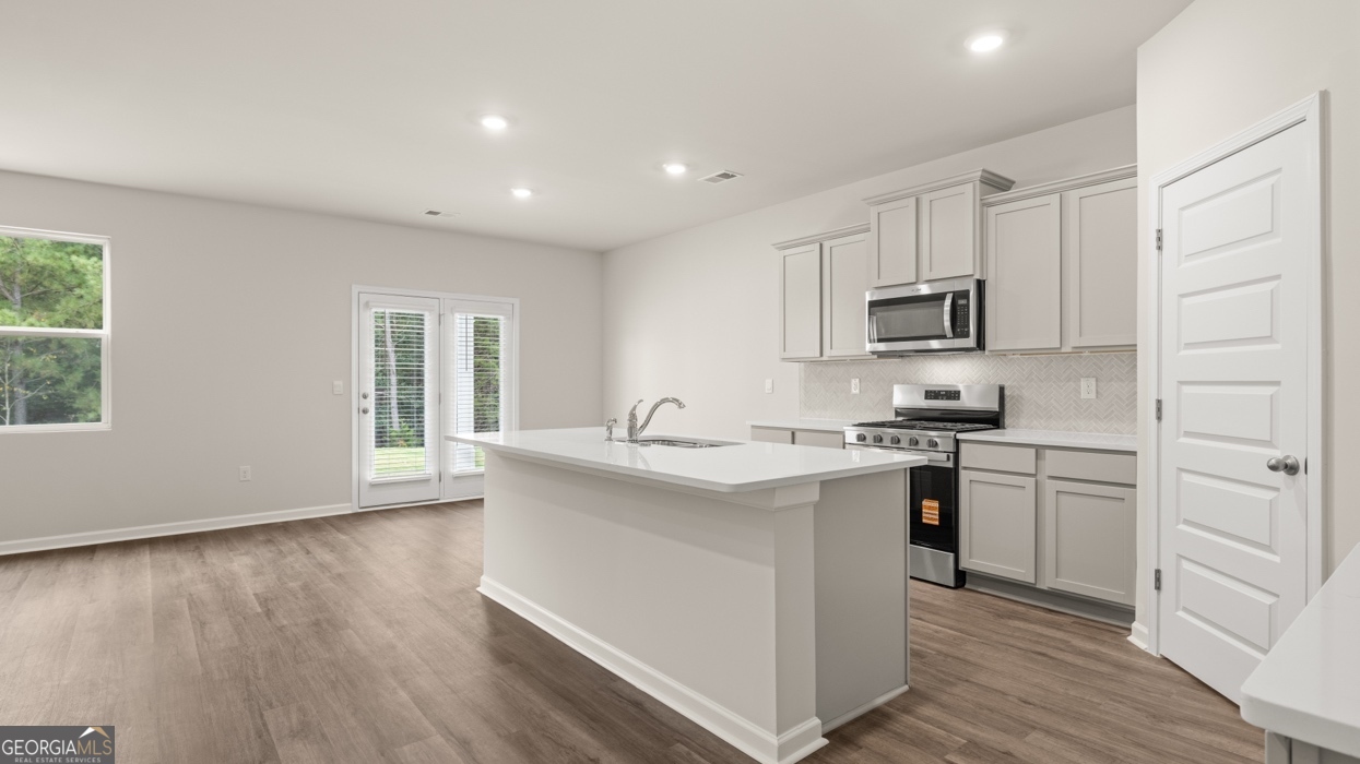 200 Friendship Oak Way Property Photo 4