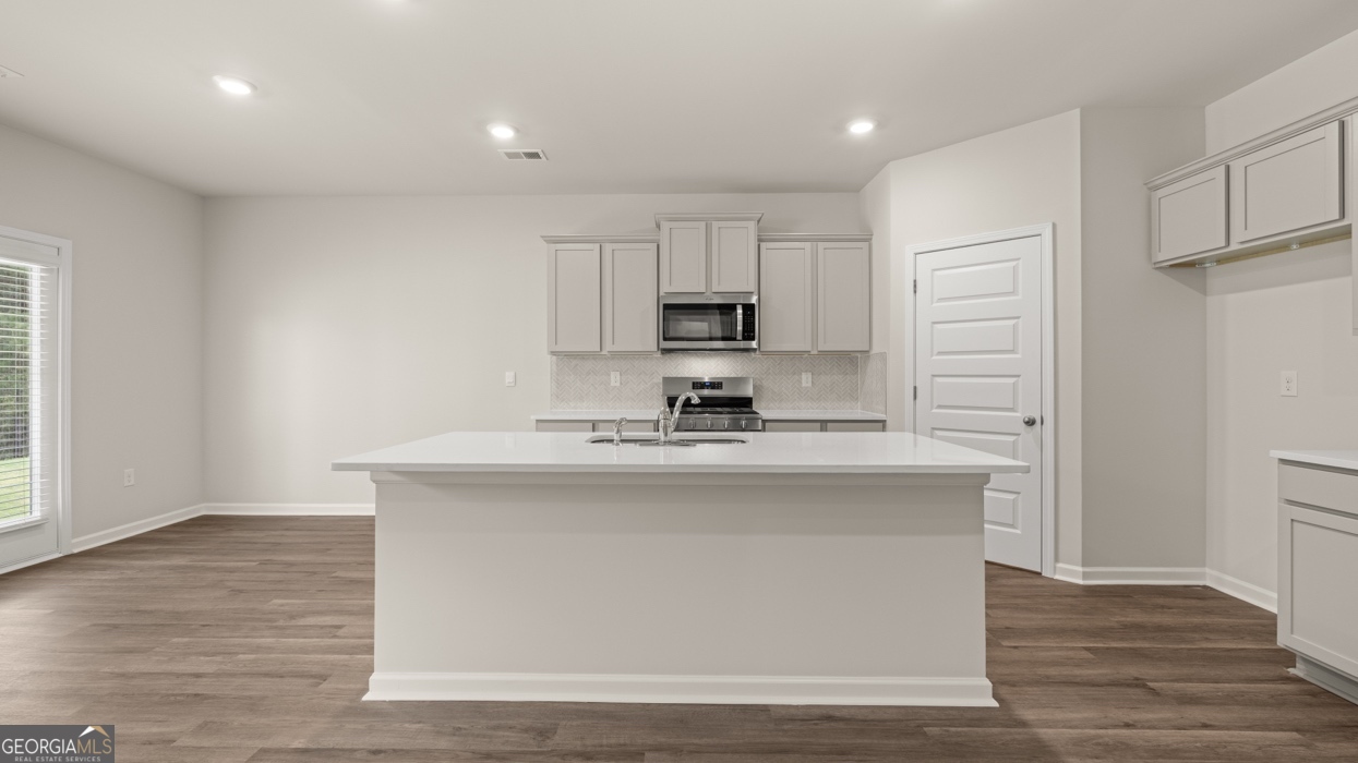 200 Friendship Oak Way Property Photo 5