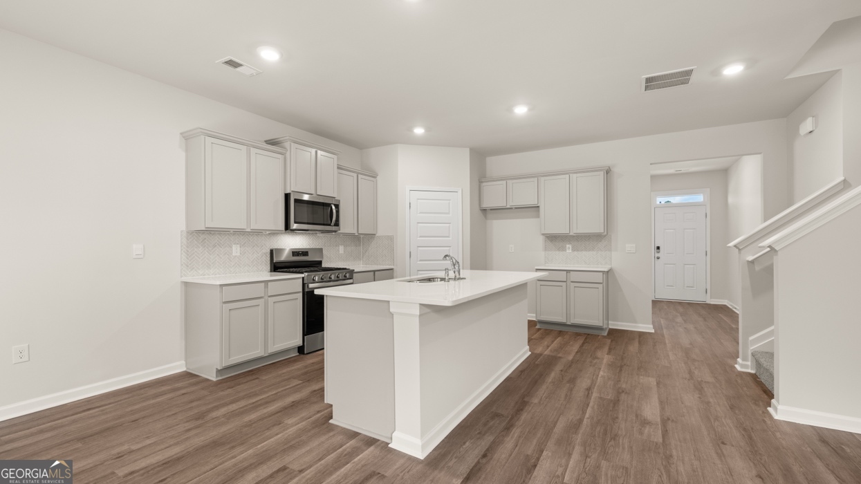 200 Friendship Oak Way Property Photo 6