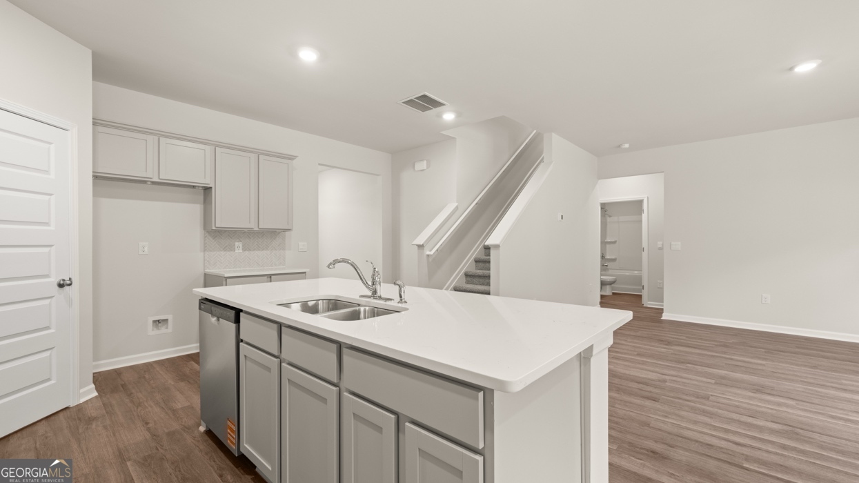 200 Friendship Oak Way Property Photo 7