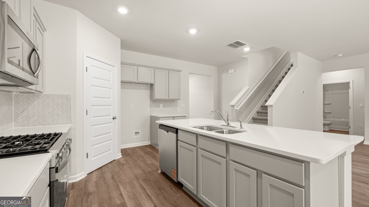 200 Friendship Oak Way Property Photo 9