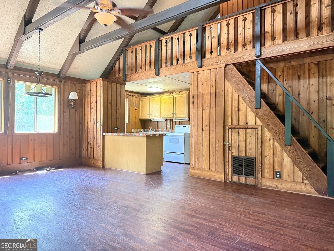 8 St. Moritz Drive Property Photo 4
