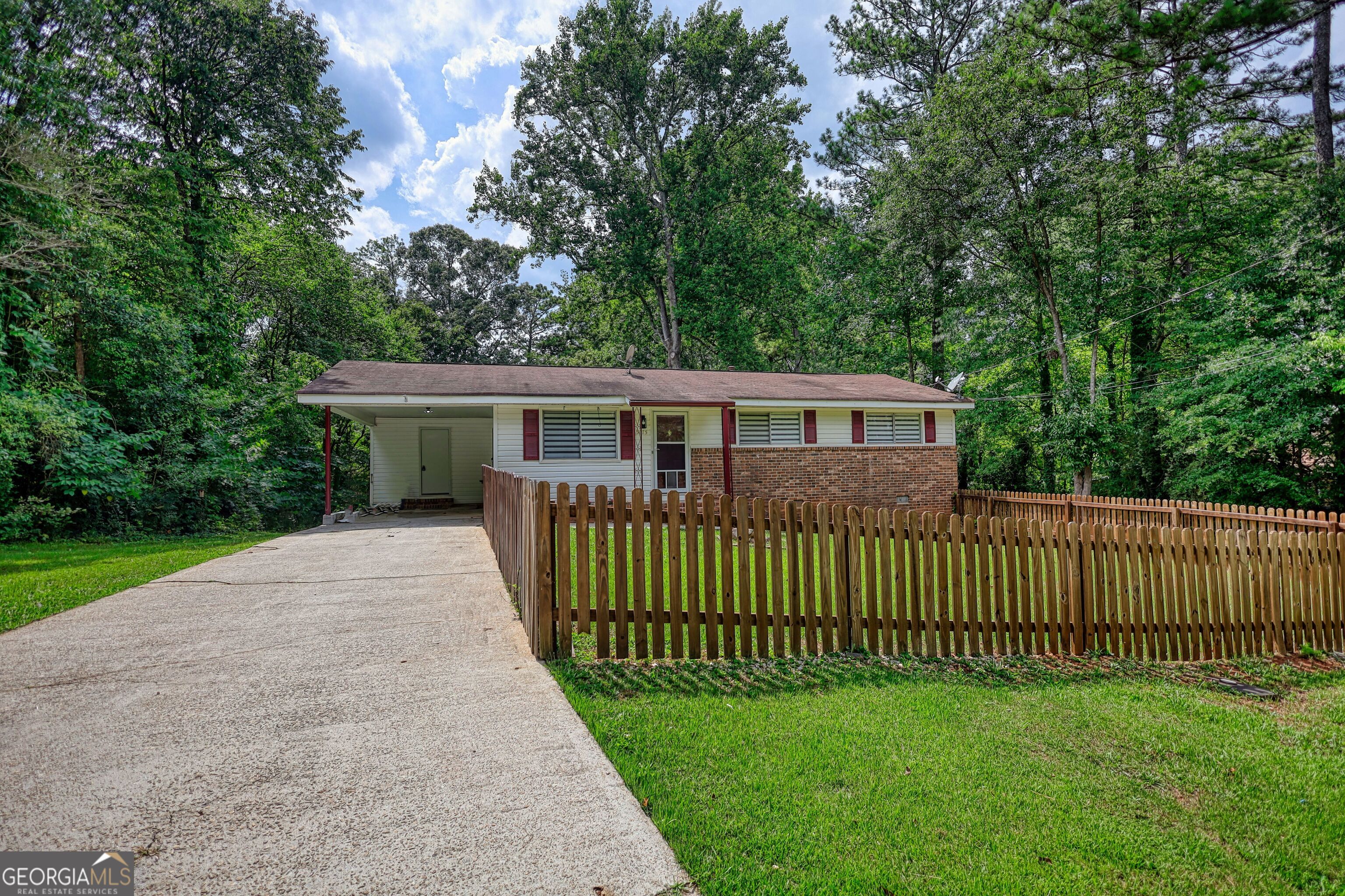 3075 Sunset Road Se Property Photo 2