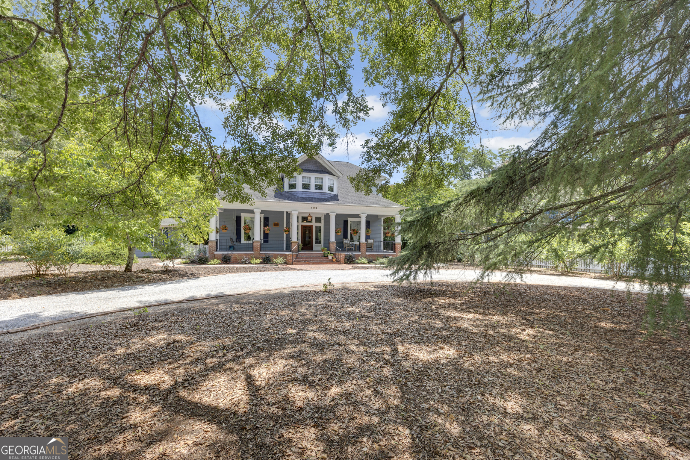 1102 Emory Street Property Photo 4
