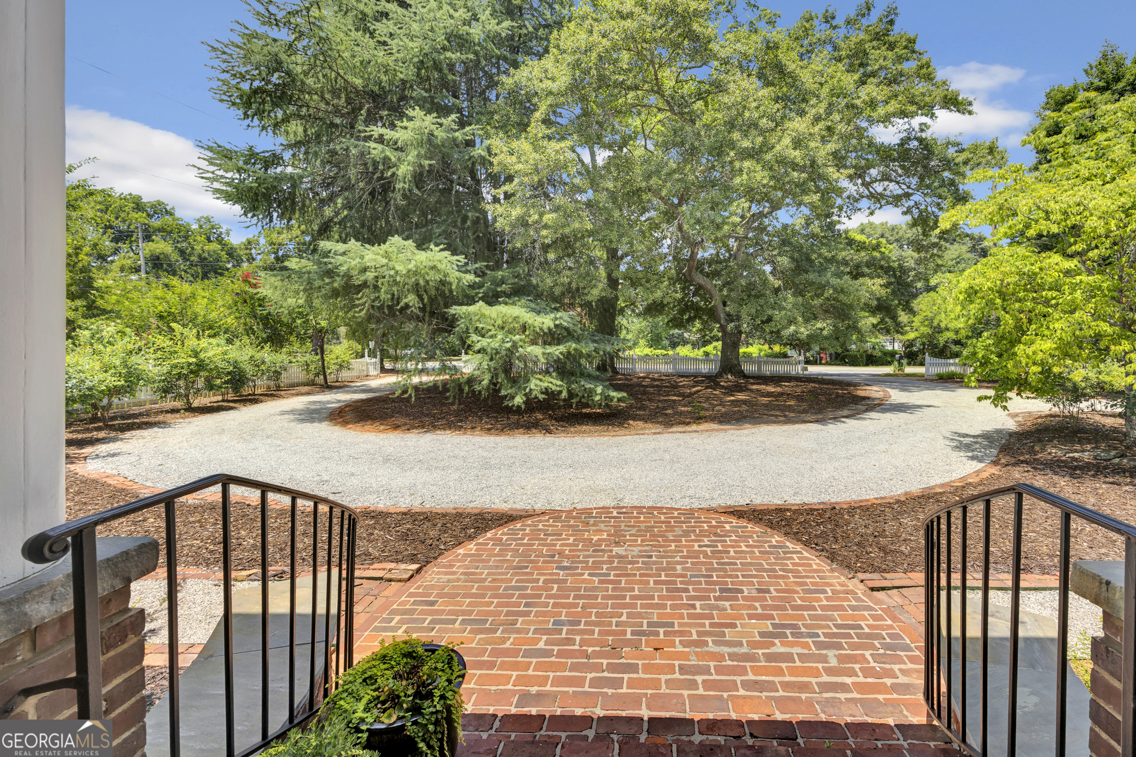 1102 Emory Street Property Photo 5