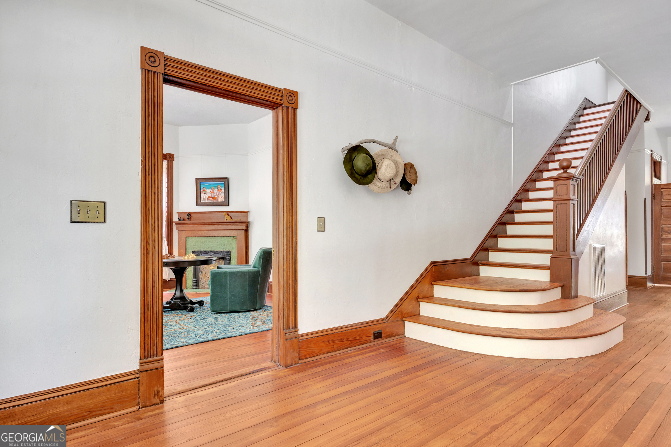 1102 Emory Street Property Photo 10