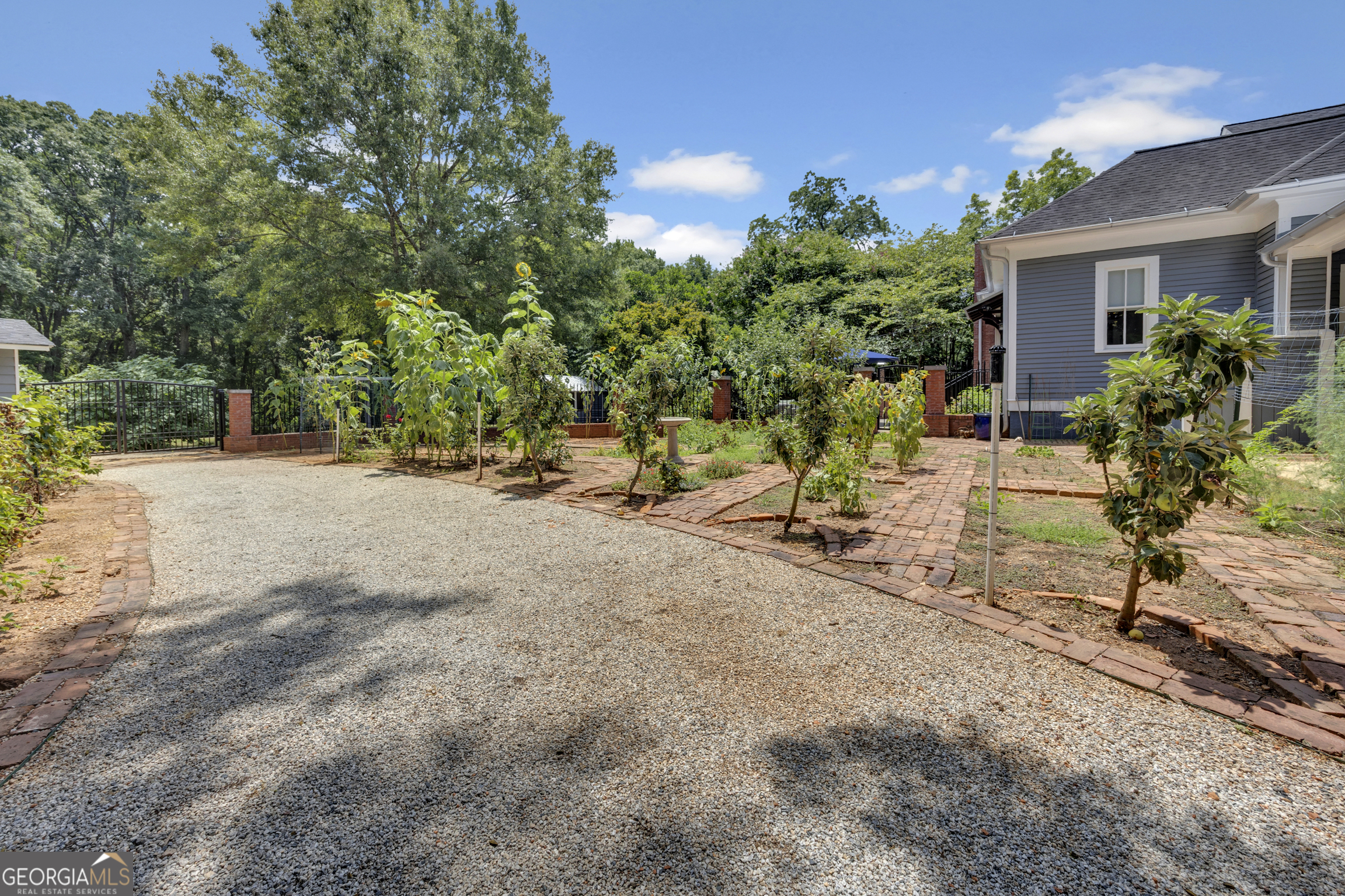 1102 Emory Street Property Photo 78