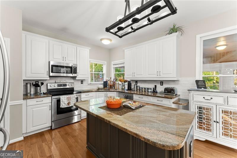 385 Graves Road Property Photo 4