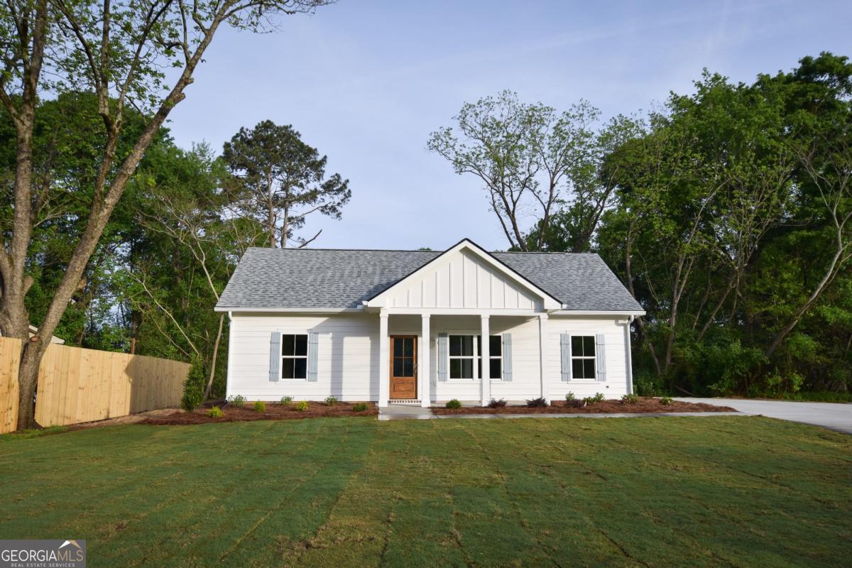 1070 Moreland Drive Property Photo 1