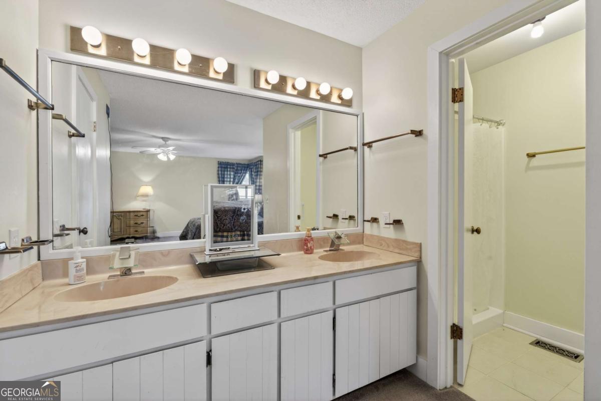 363 River North Boulevard Property Photo 28