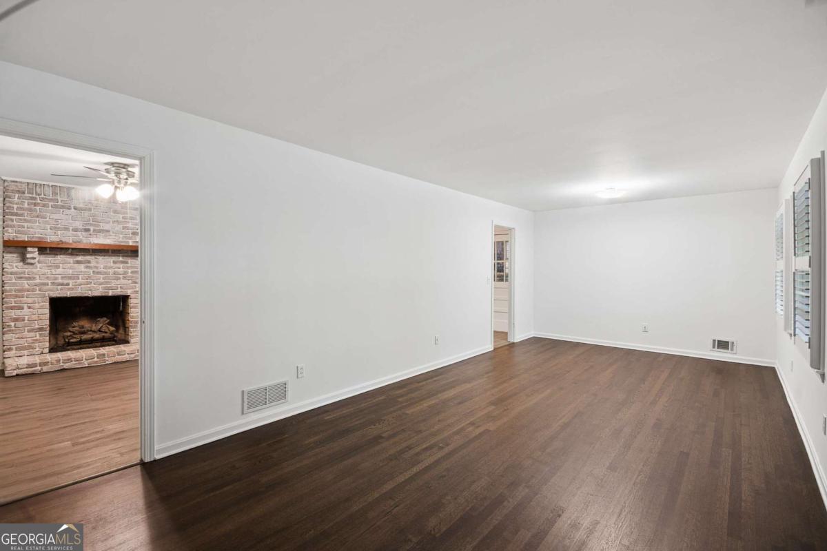 2719 Oswood Drive Property Photo 6