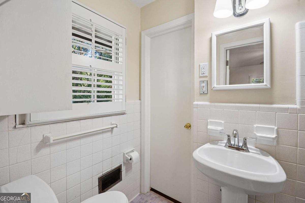 2719 Oswood Drive Property Photo 26