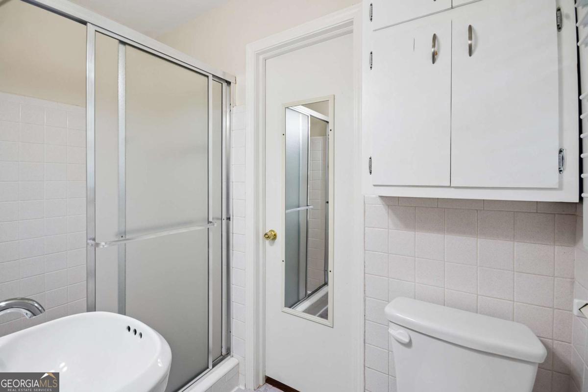 2719 Oswood Drive Property Photo 27