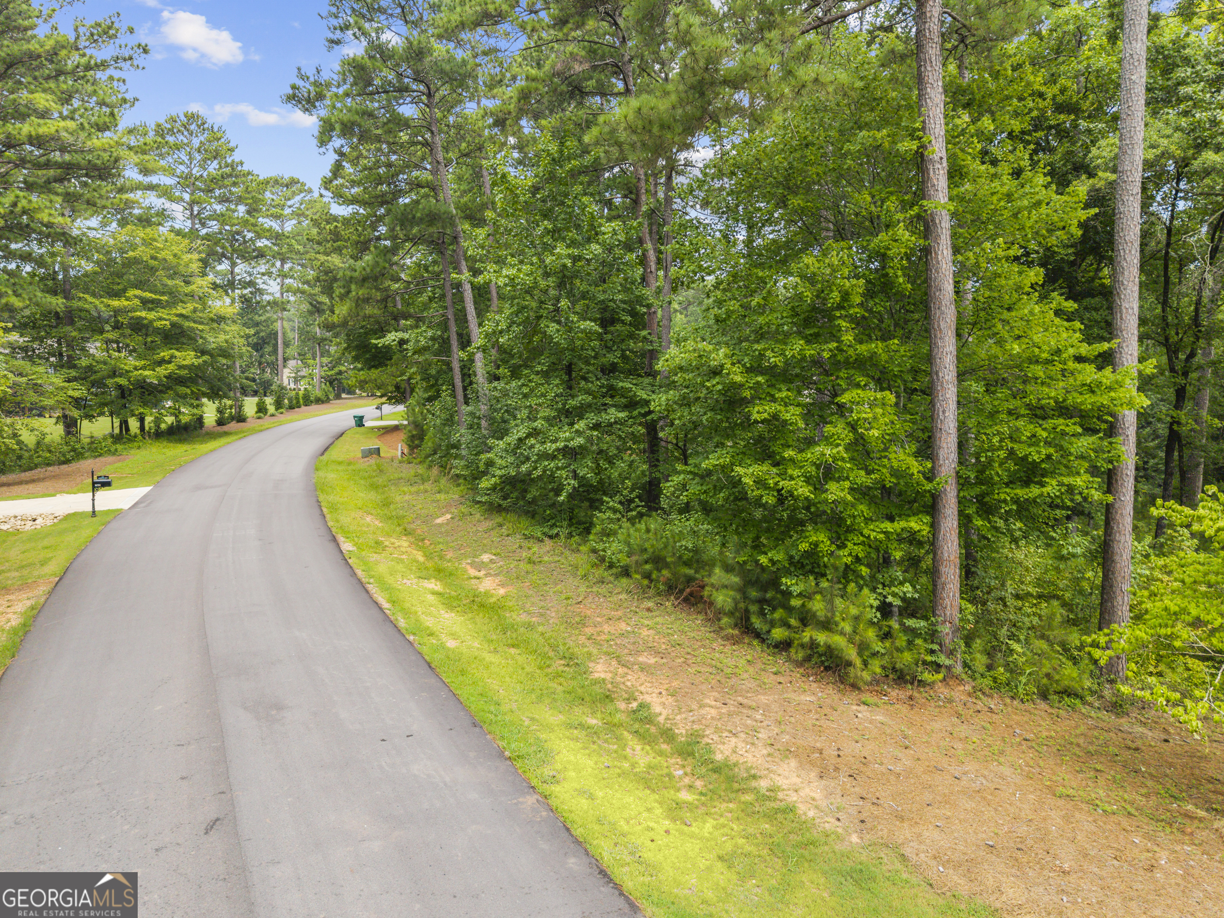 1040 Carnoustie Drive Property Photo 3
