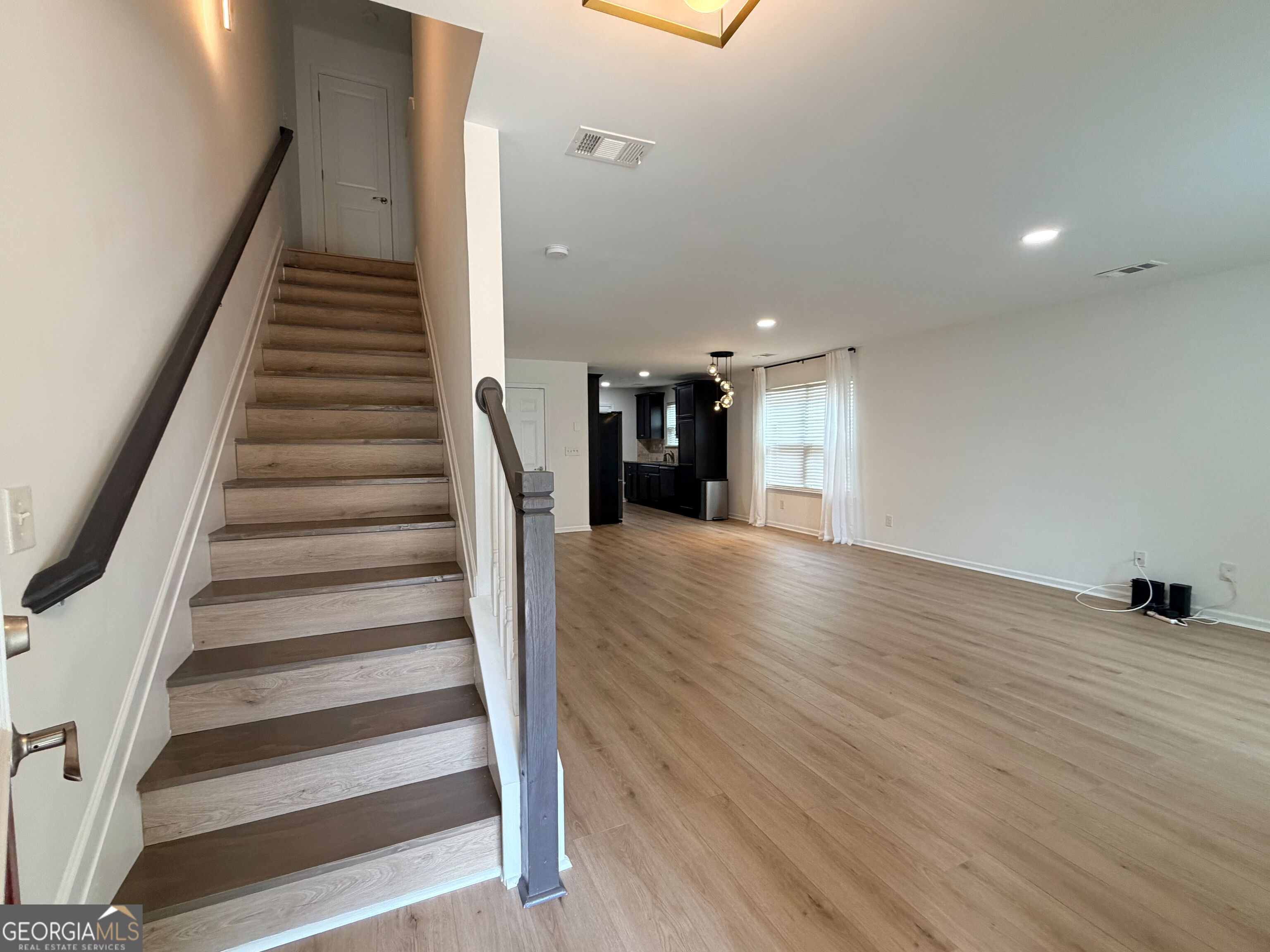 527 Cypher Drive Property Photo 3