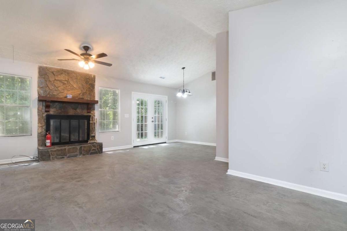 5437 Glen Haven Drive Property Photo 3