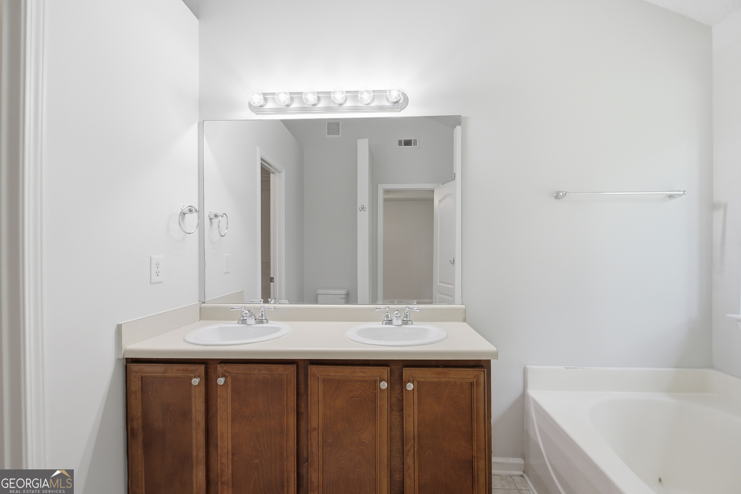 70 Baskin Road Property Photo 18