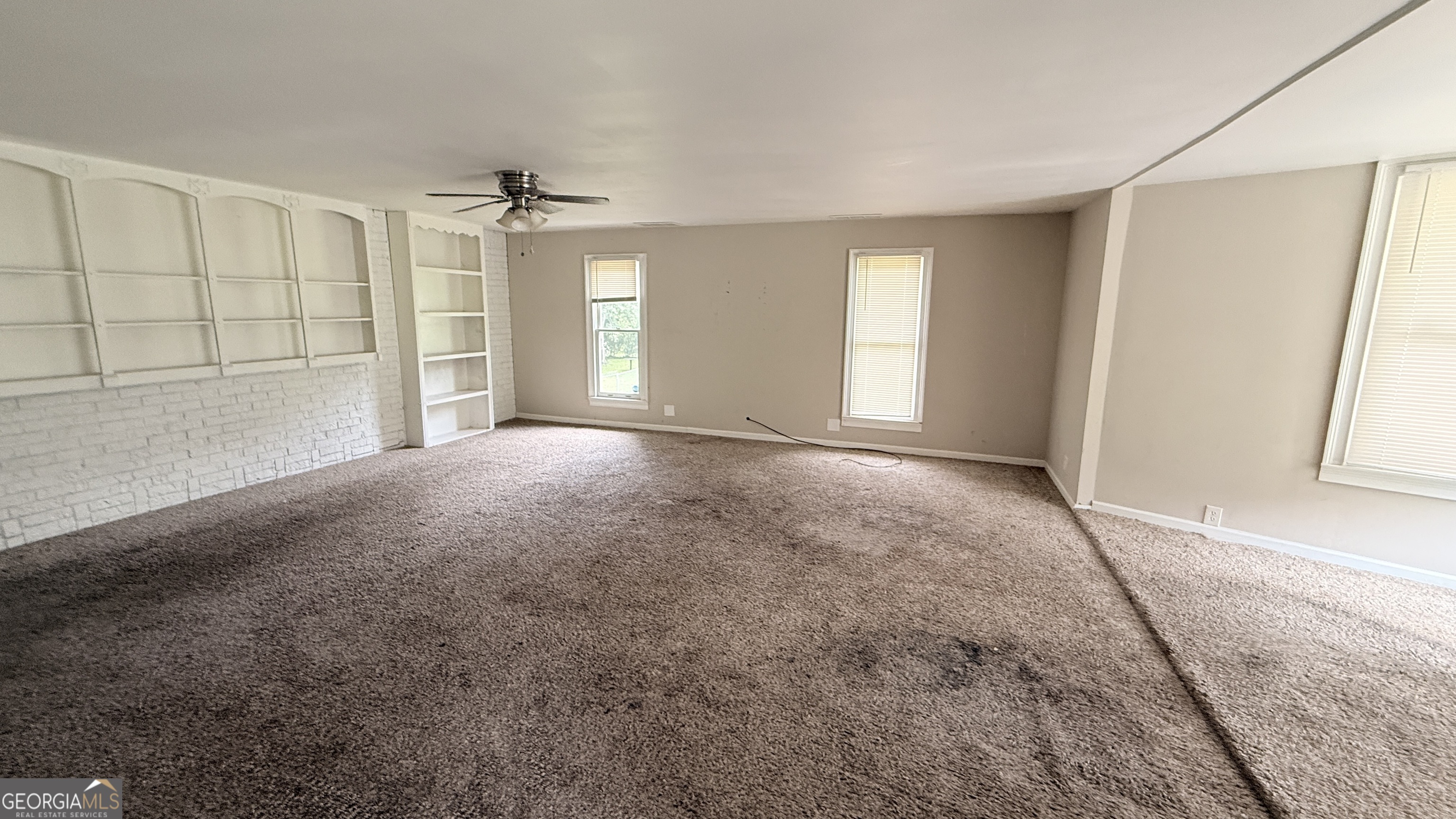 748 Greenhill Drive Ne Property Photo 2