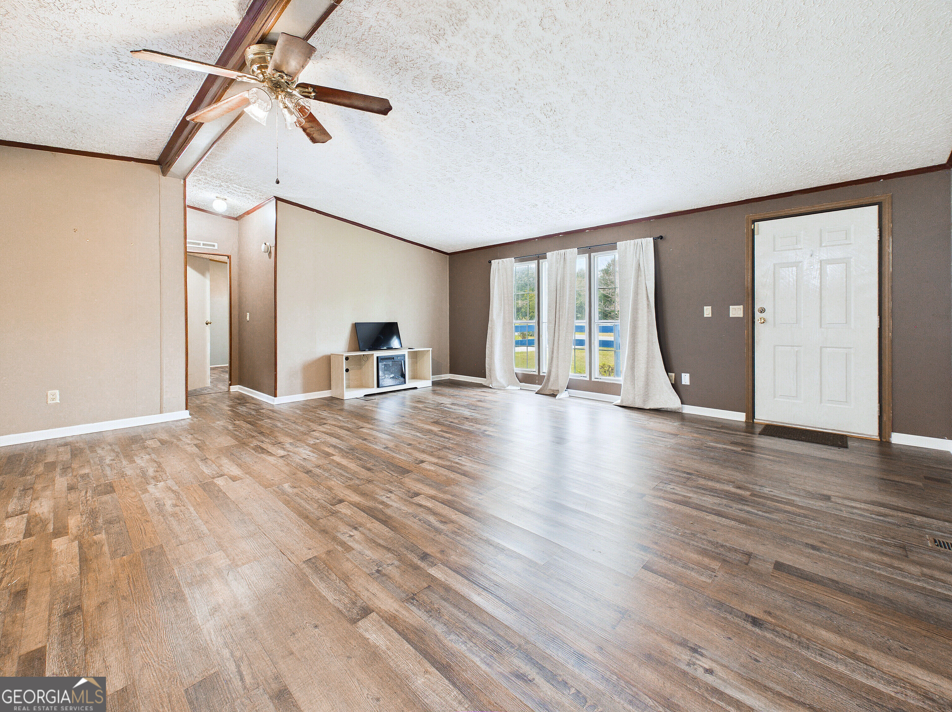 360 Hayes Road Property Photo 9