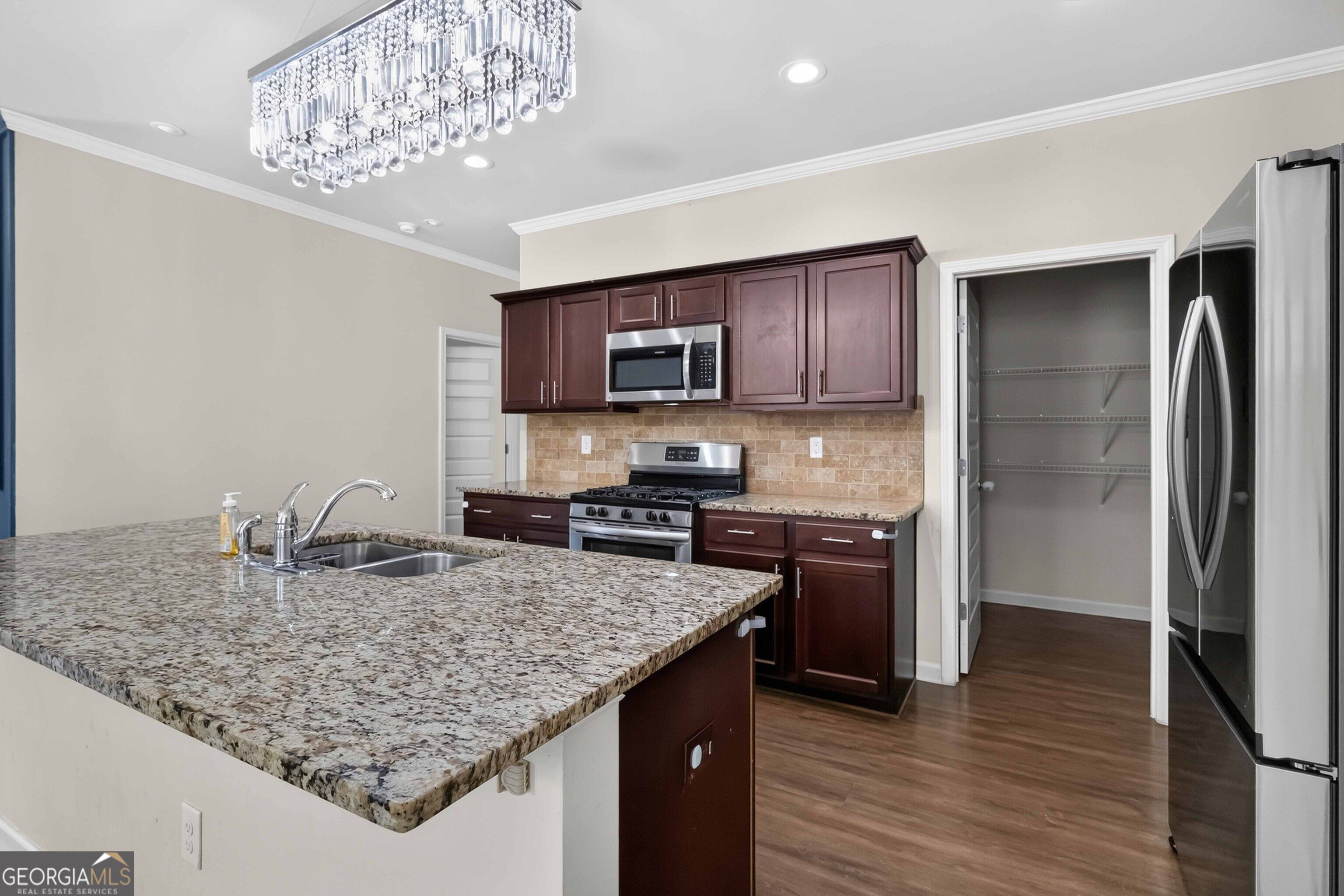 3744 Hampshire Walk Sw Property Photo 8