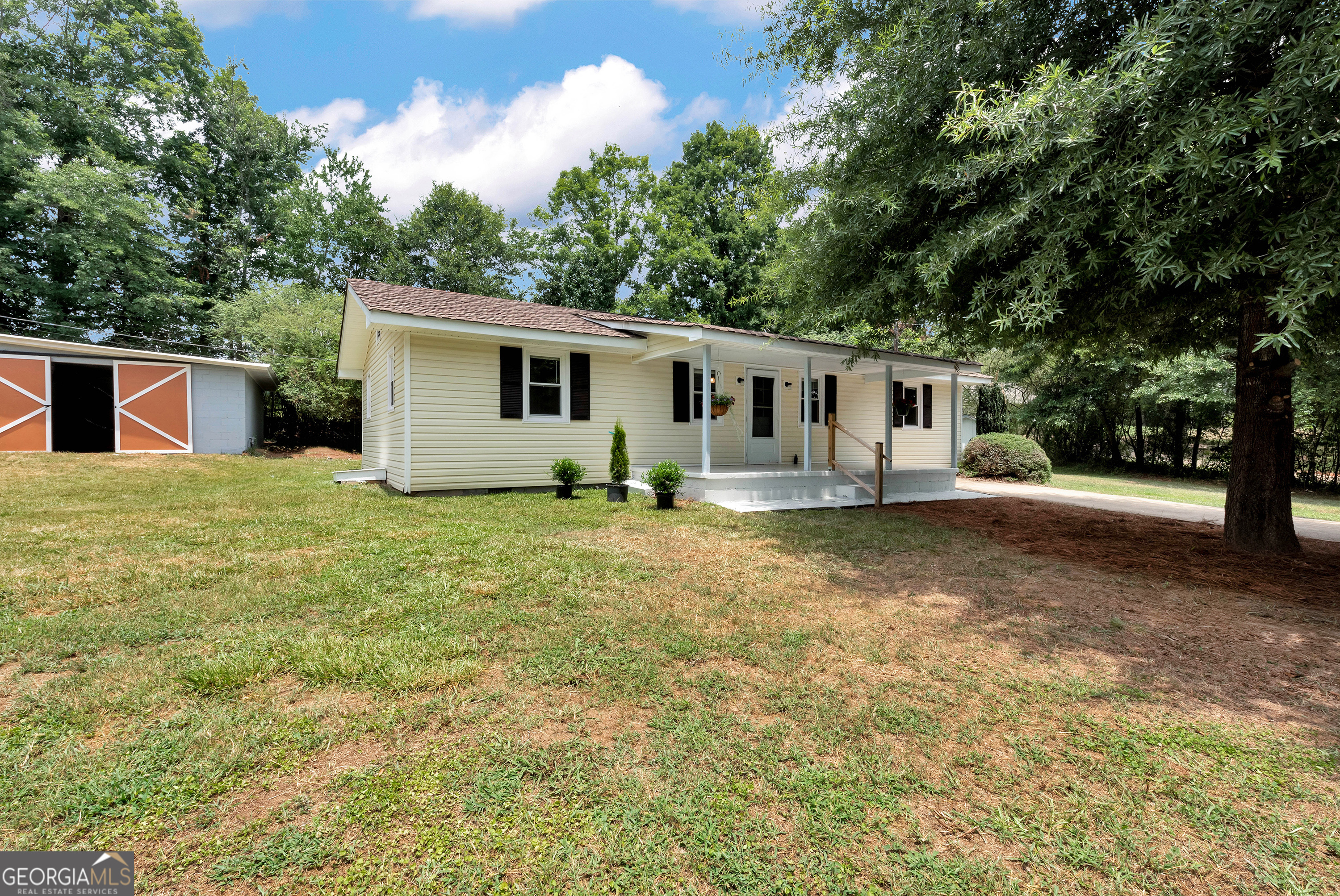 8358 Highway 254 Property Photo 1