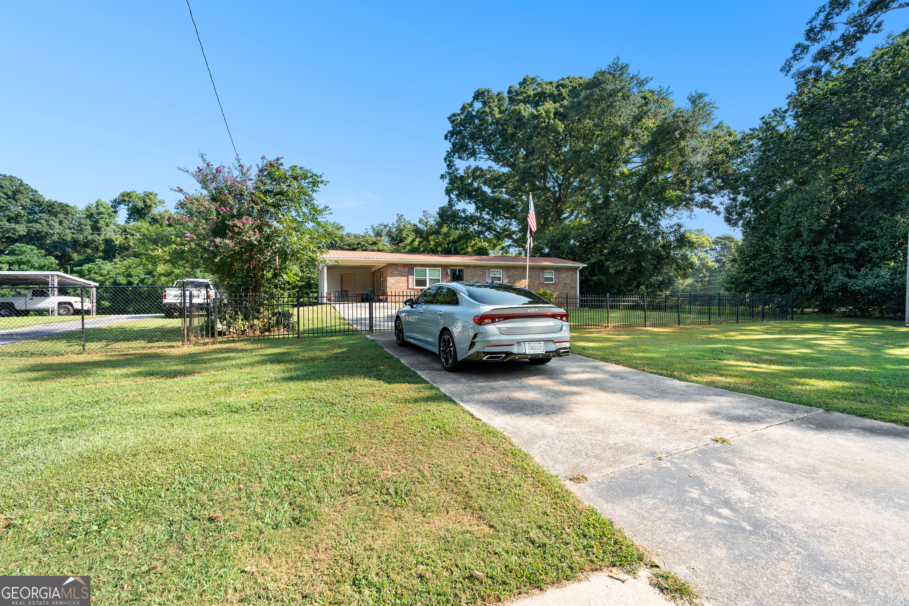 2892 Rex Road Property Photo 5