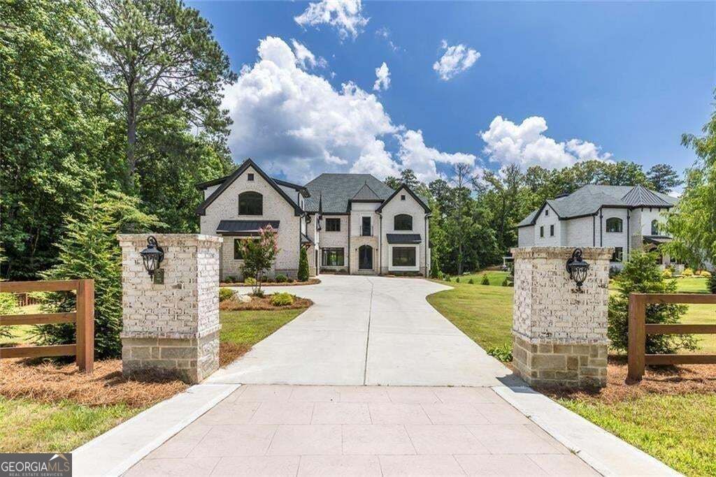 10765 Shallowford Road Property Photo 1