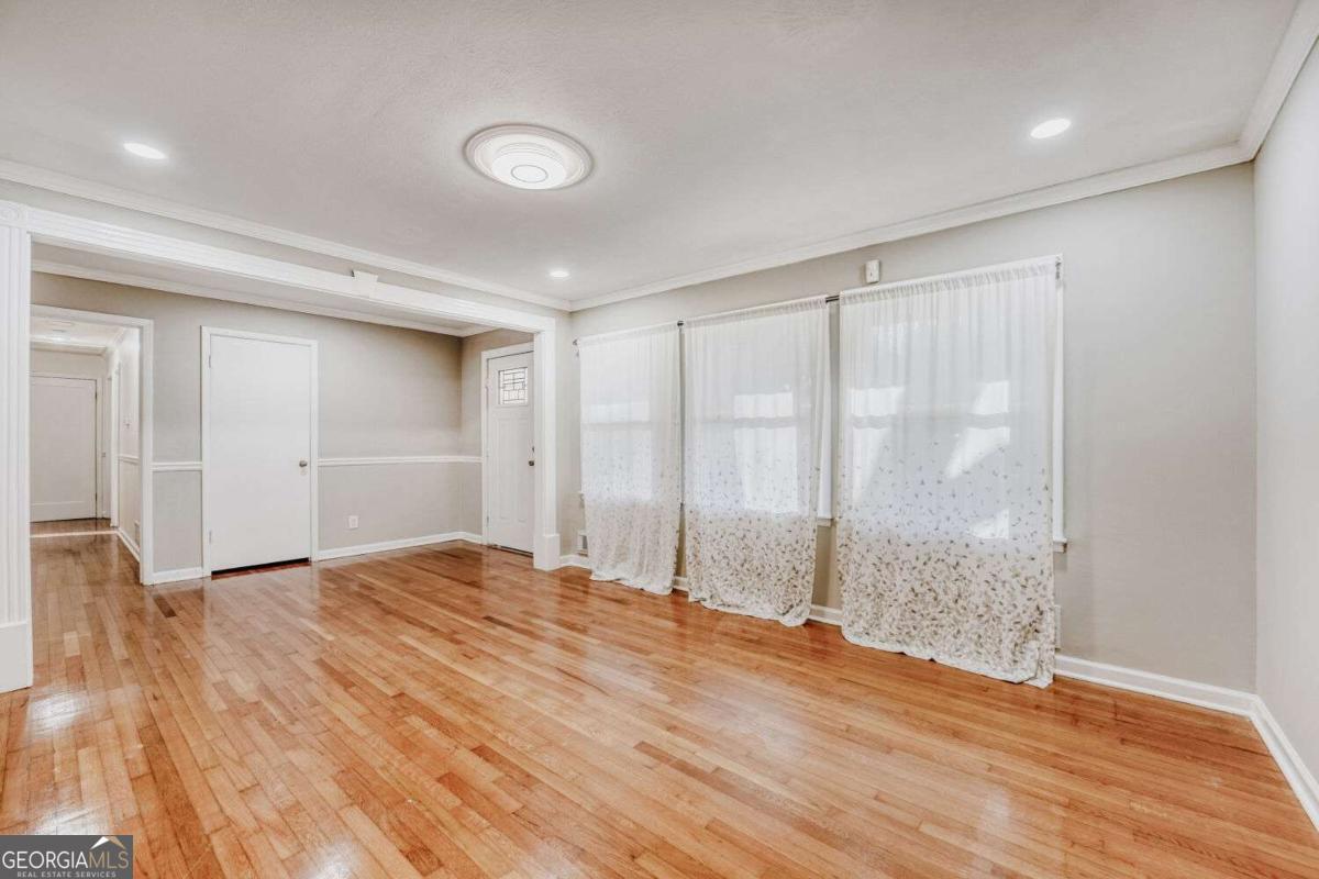 675 Collingwood Drive Property Photo 6