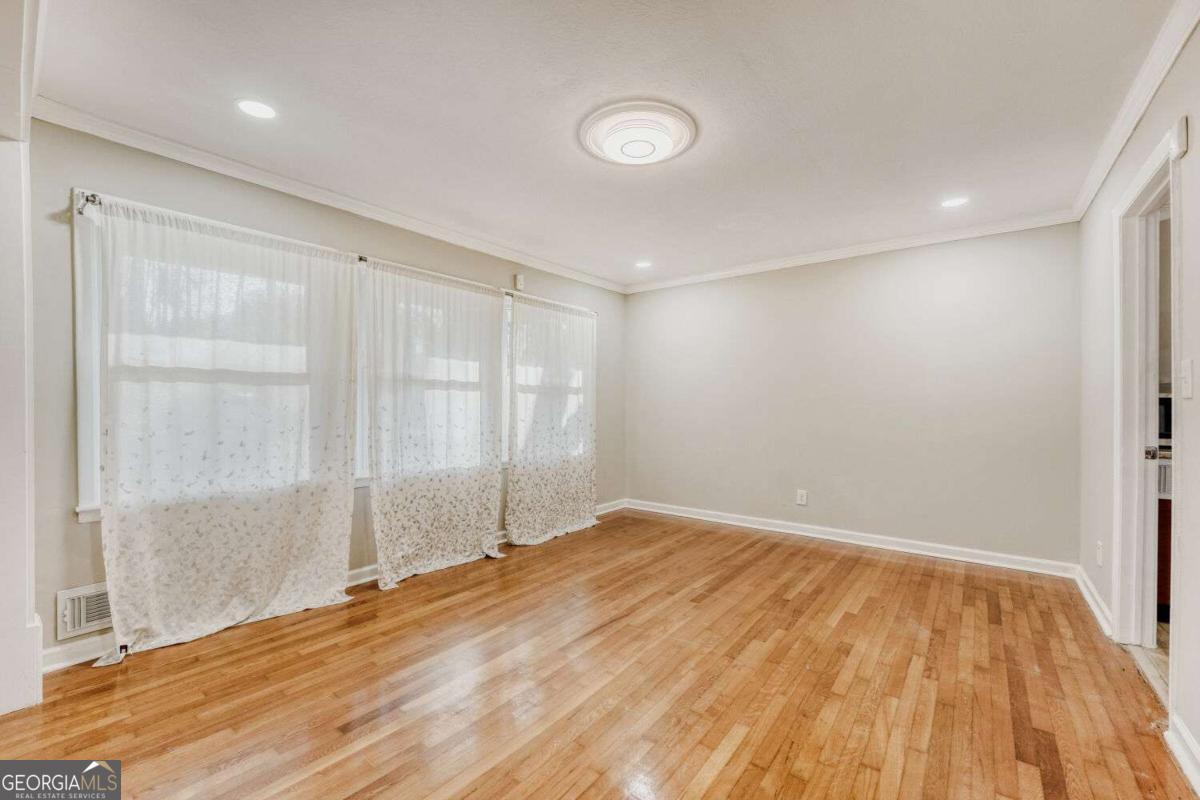 675 Collingwood Drive Property Photo 7