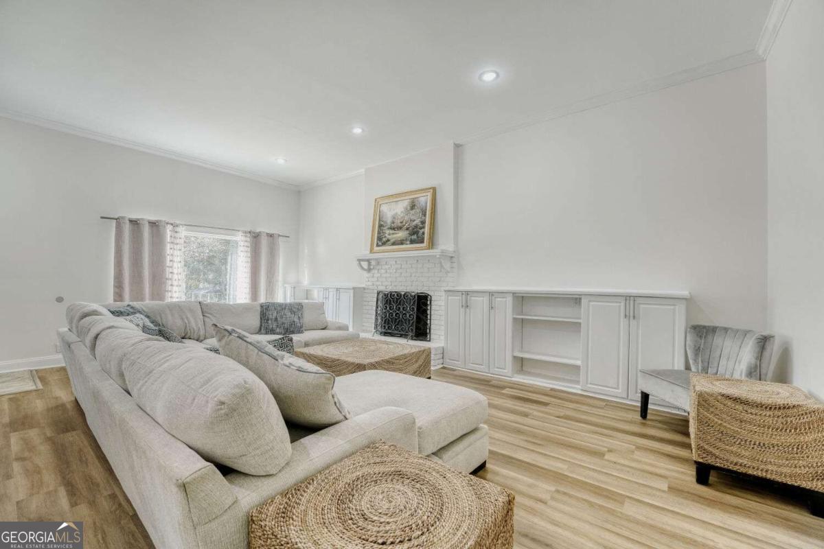 675 Collingwood Drive Property Photo 10