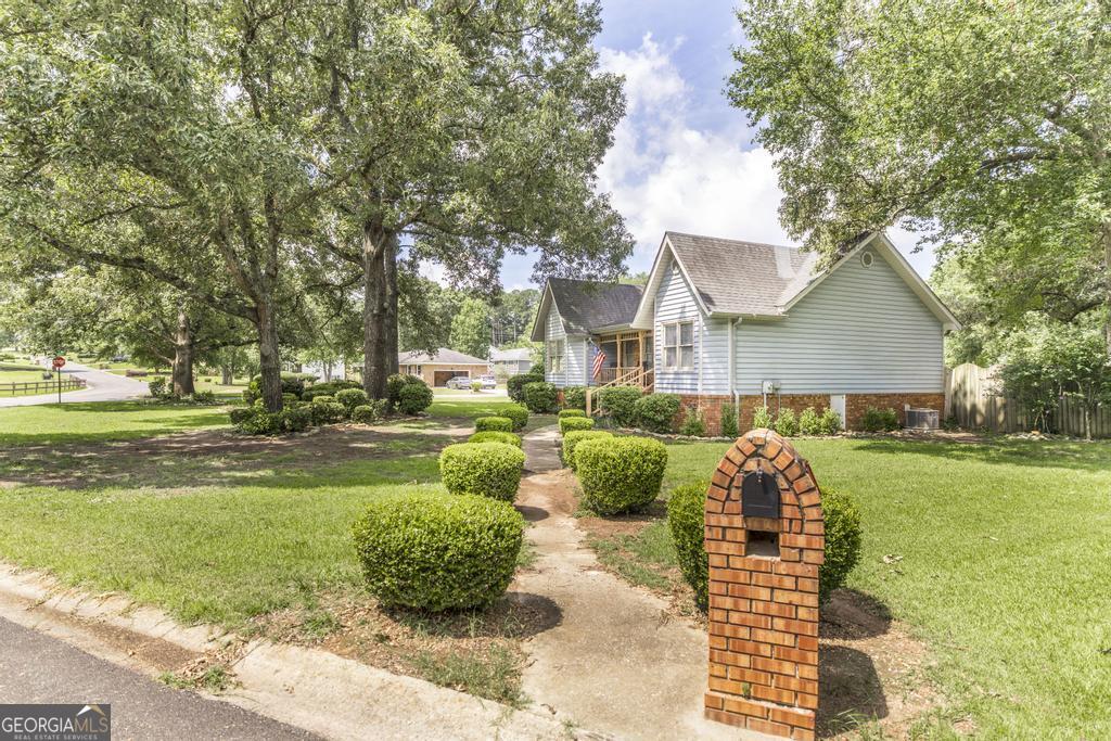 101 Charlie Court Property Photo 2